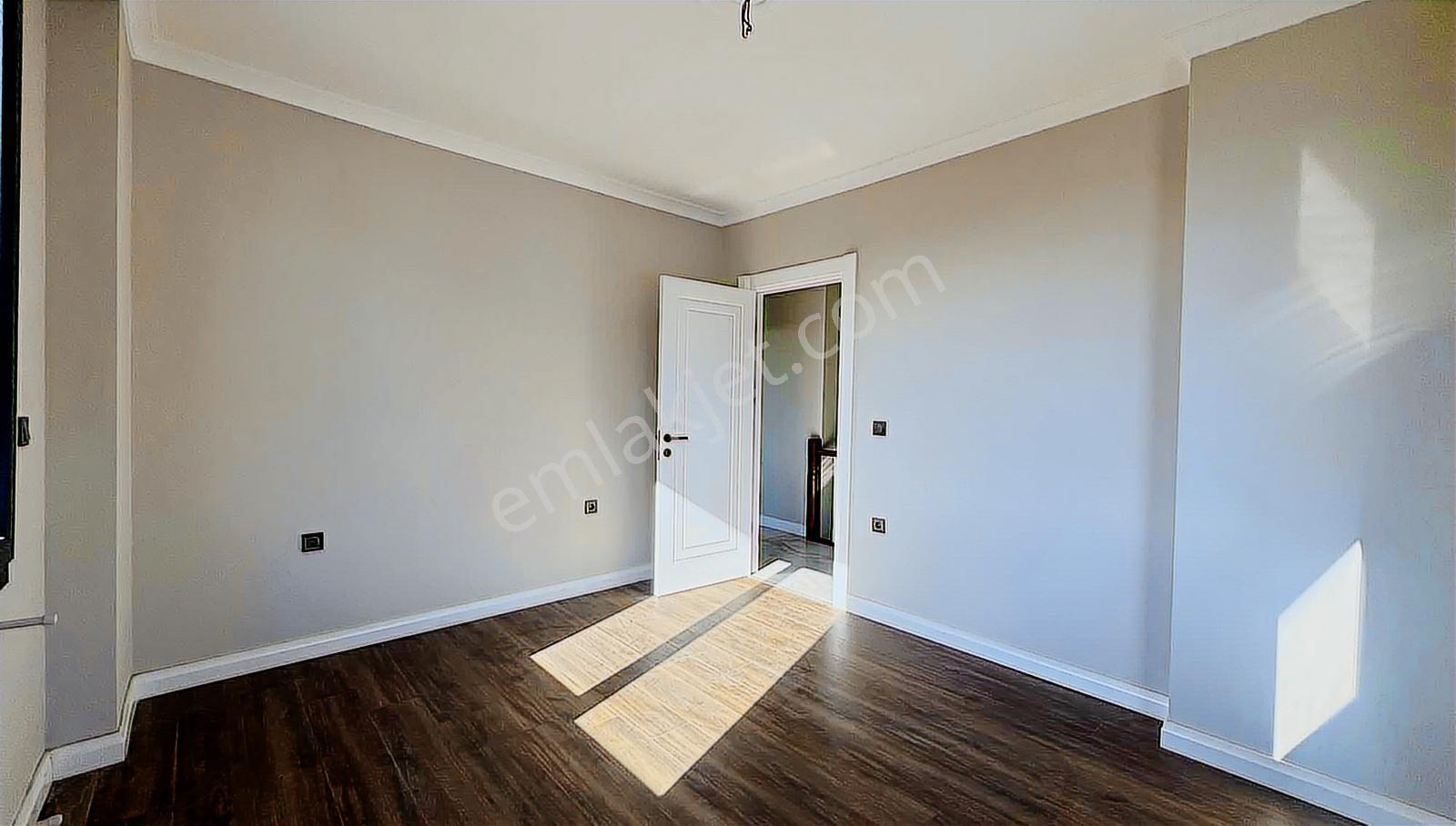 Avcı'dan 3+1 Havuzlu Denize 200 Mt Ful Eşyalı Yol Cepheli Villa - Görsel 6