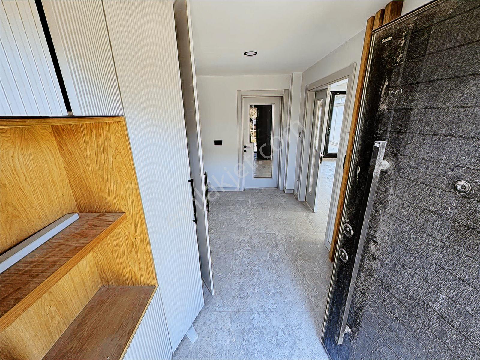Avcı'dan Tek Yetki Güre'de Denize Sıfır Site Havuzlu 3+1 Villa - Görsel 15