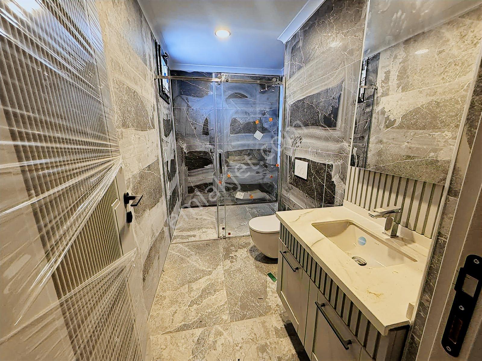 Avcı'dan Tek Yetki Güre'de Denize Sıfır Site Havuzlu 3+1 Villa - Görsel 14