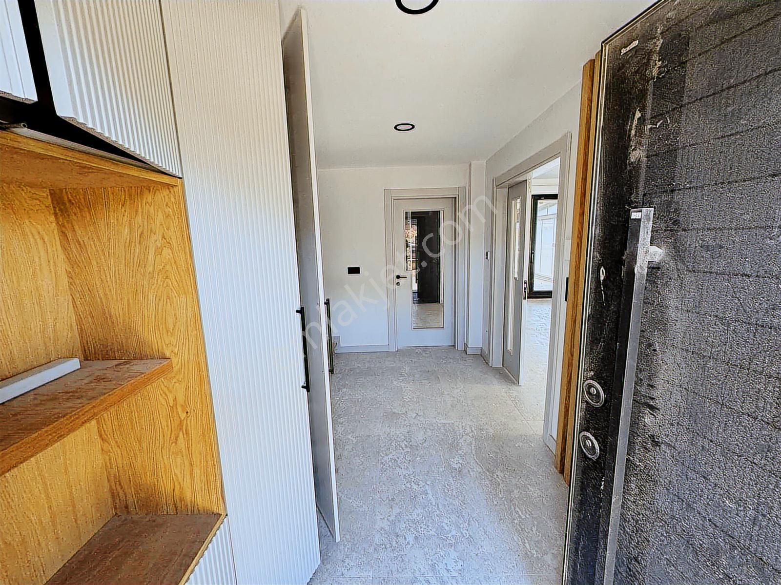 Avcı'dan Tek Yetki Güre'de Denize Sıfır Site Havuzlu 3+1 Villa - Görsel 16