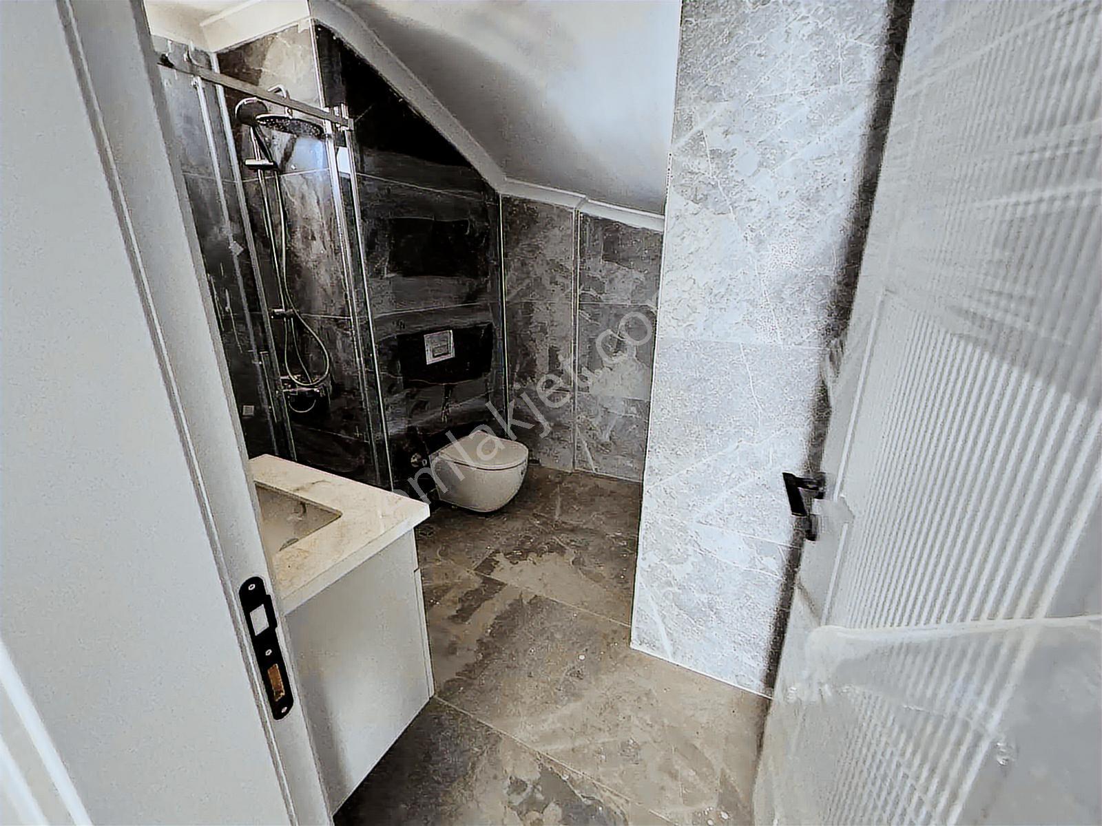 Avcı'dan Tek Yetki Güre'de Denize Sıfır Site Havuzlu 3+1 Villa - Görsel 35