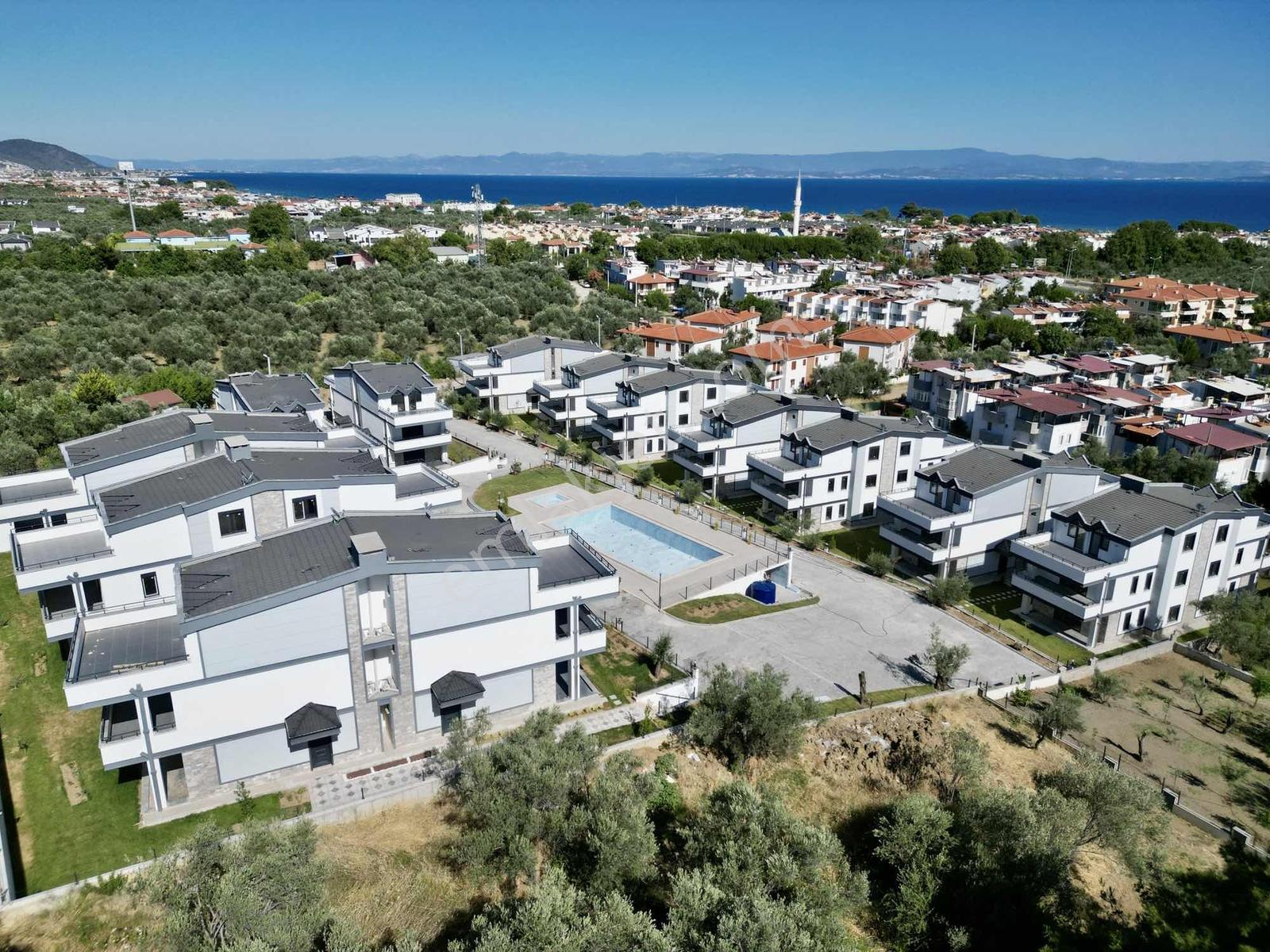 Avcı'dan Denize 300mt Havuzlu Güvenlikli Girişte Odalı 6+1 - Görsel 3