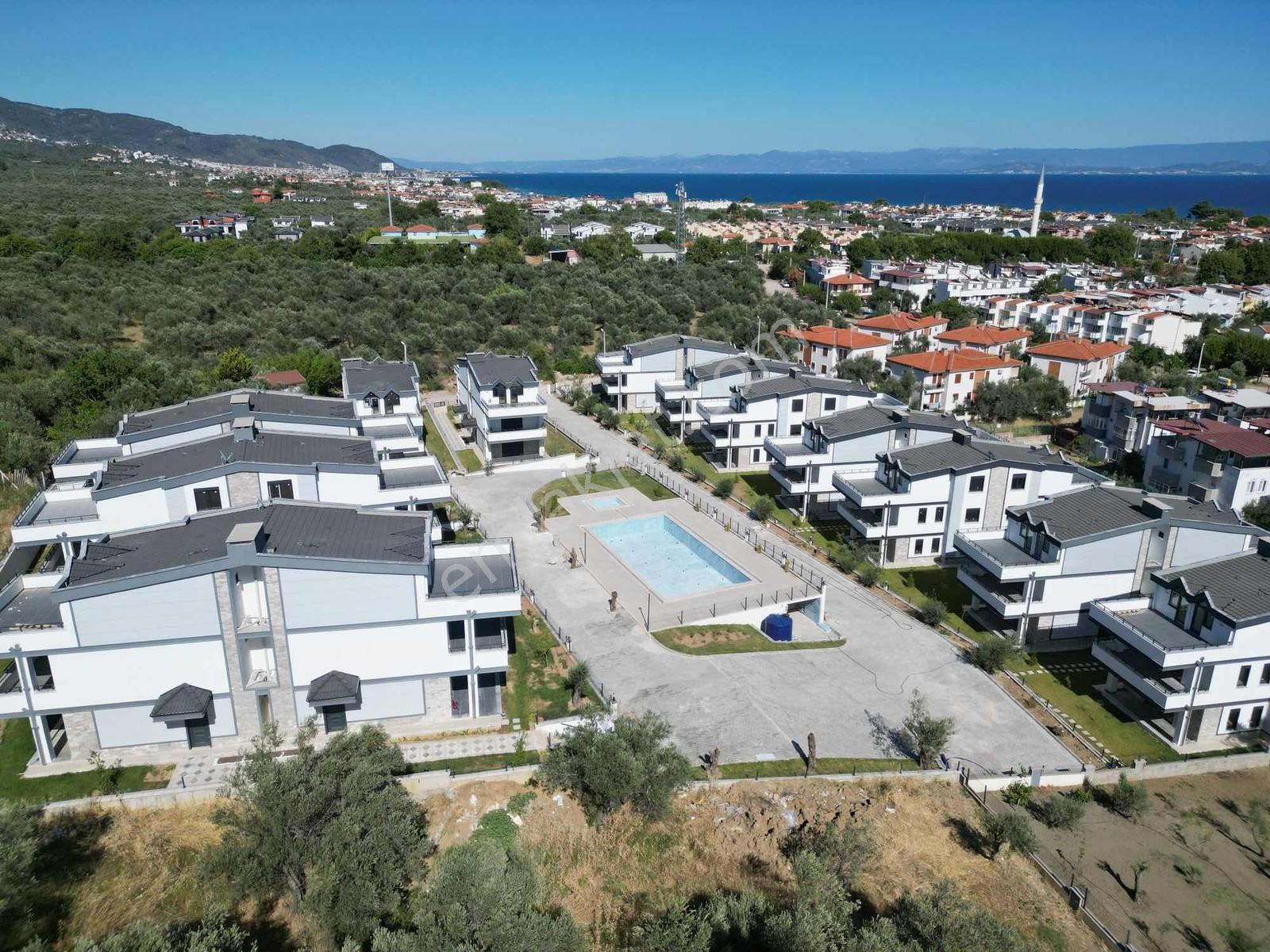 Avcı'dan Denize 300mt Havuzlu Güvenlikli Girişte Odalı 6+1 - Görsel 25