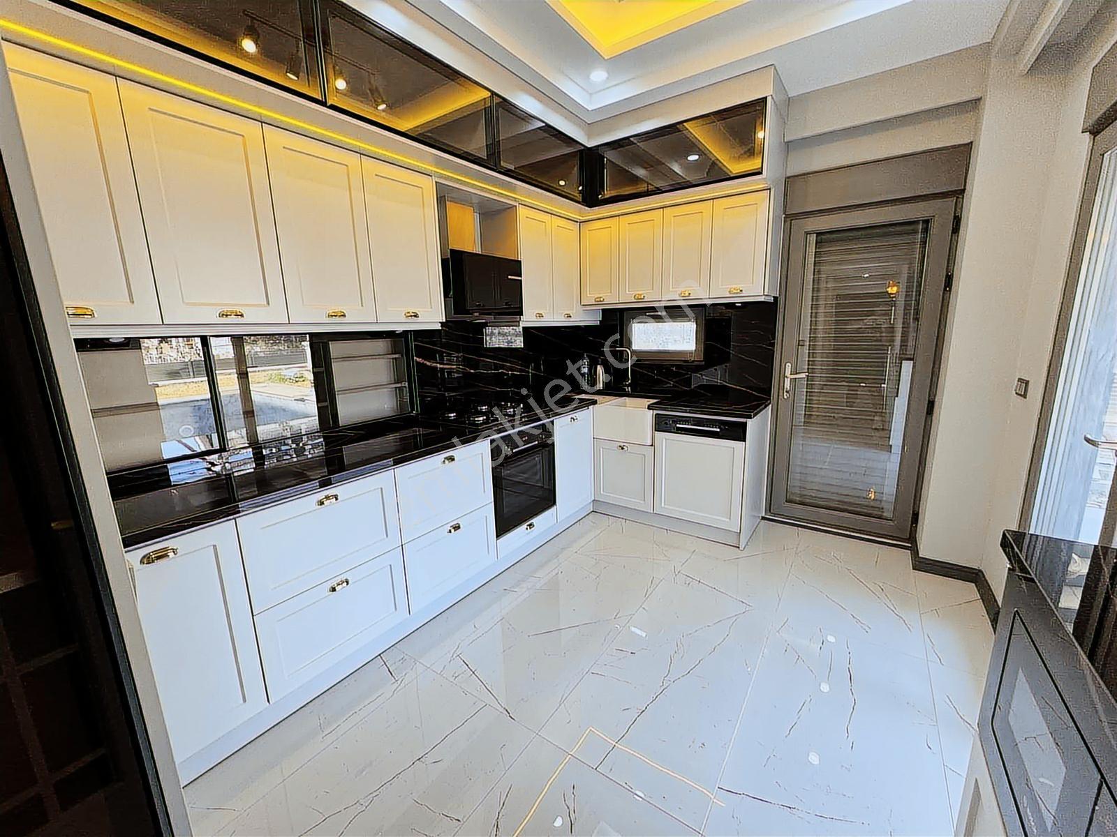 Avcı'dan Yol Altı 400m2 Arsalı Müstakil Havuzlu 6+1 Villa - Görsel 4