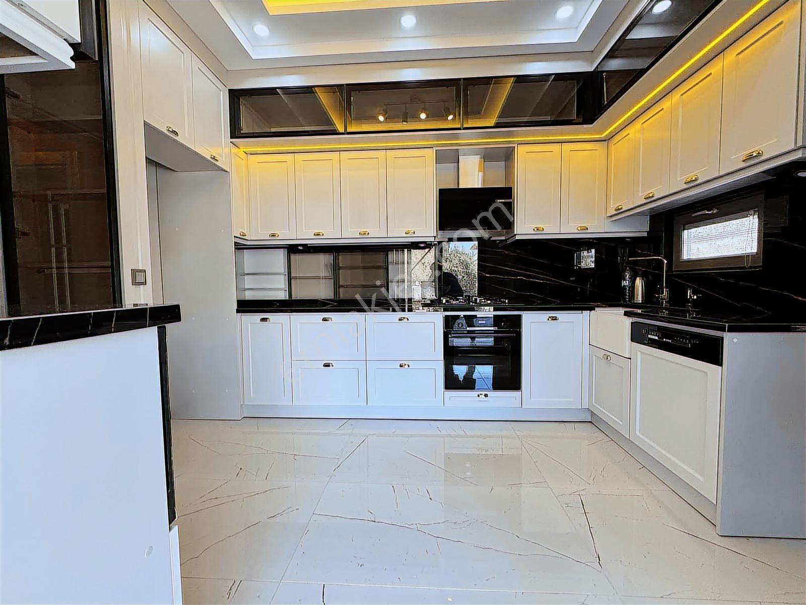 Avcı'dan Yol Altı 400m2 Arsalı Müstakil Havuzlu 6+1 Villa - Görsel 18