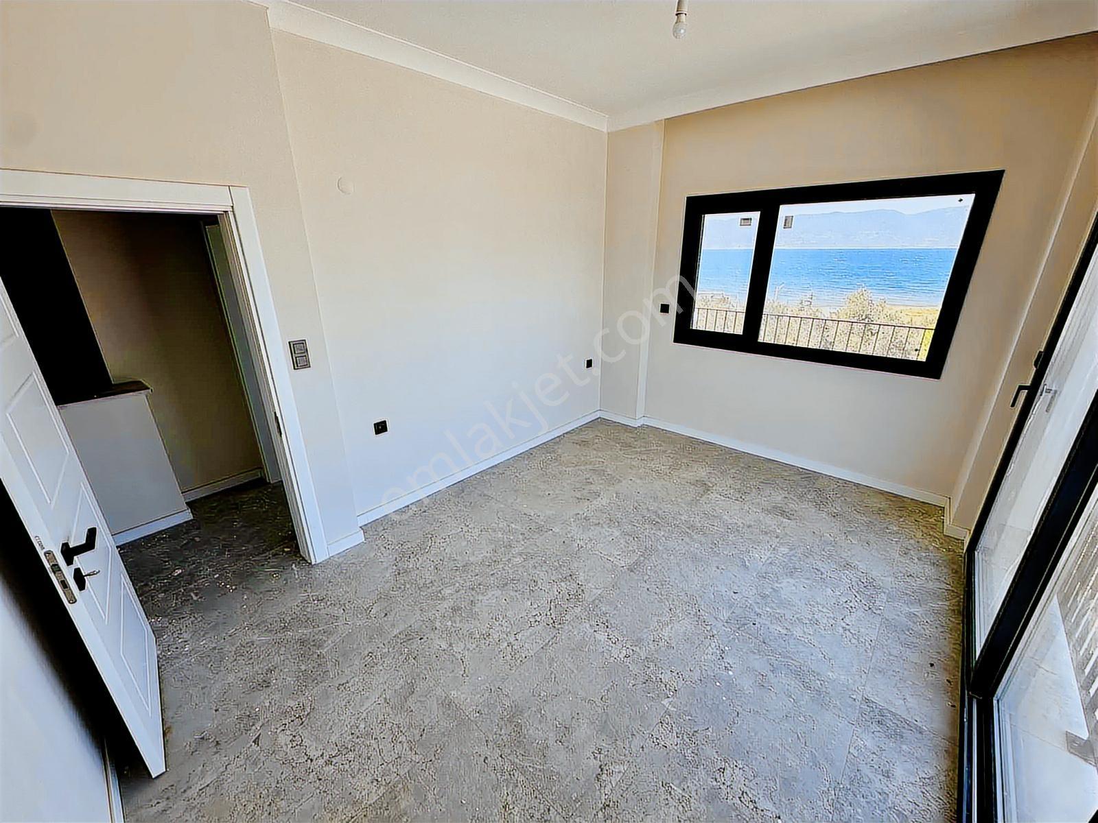 Avcı'dan Her Odadan Deniz Manzaralı Denize 50mt Sıfır Villa - Görsel 18
