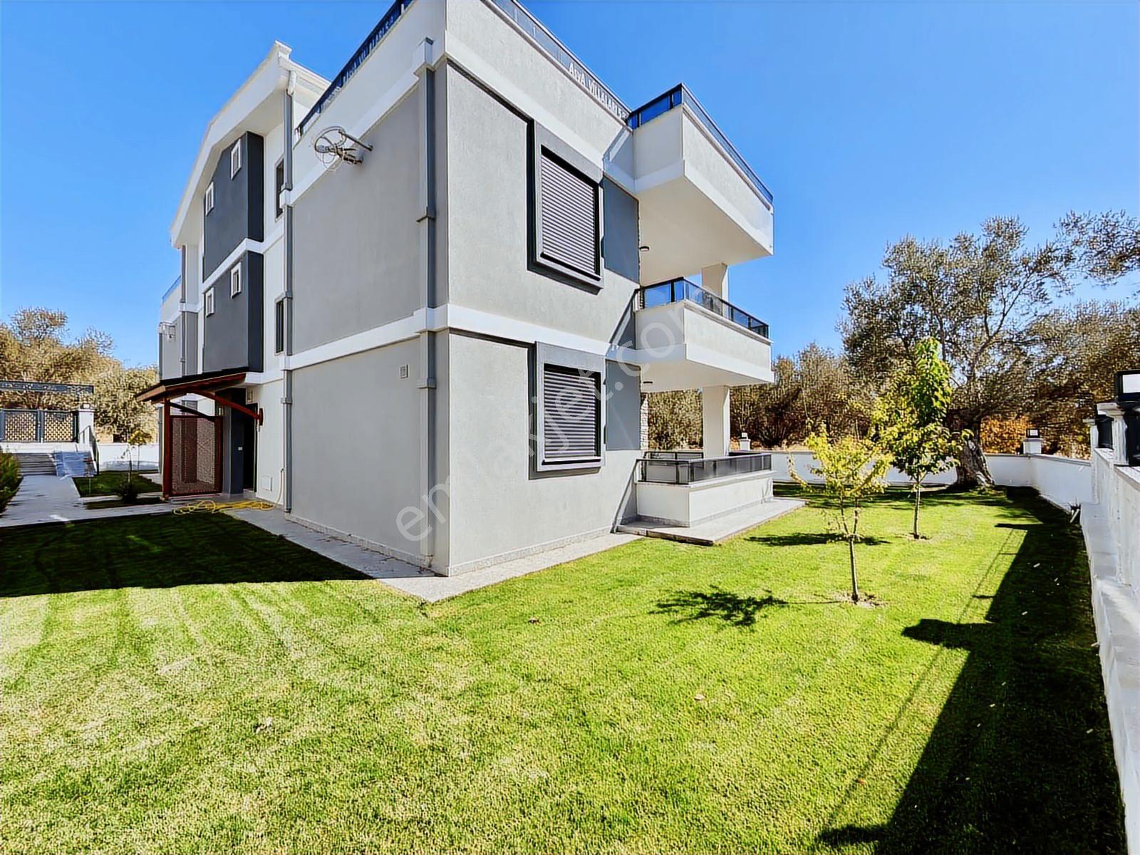 Avcı'dan Altınoluk'ta 270m2 Net Çok Geniş 4+1 Deniz Manz Villa - Görsel 4