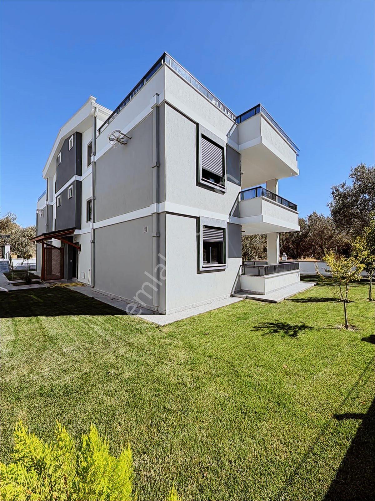 Avcı'dan Altınoluk'ta 270m2 Net Çok Geniş 4+1 Deniz Manz Villa - Görsel 27