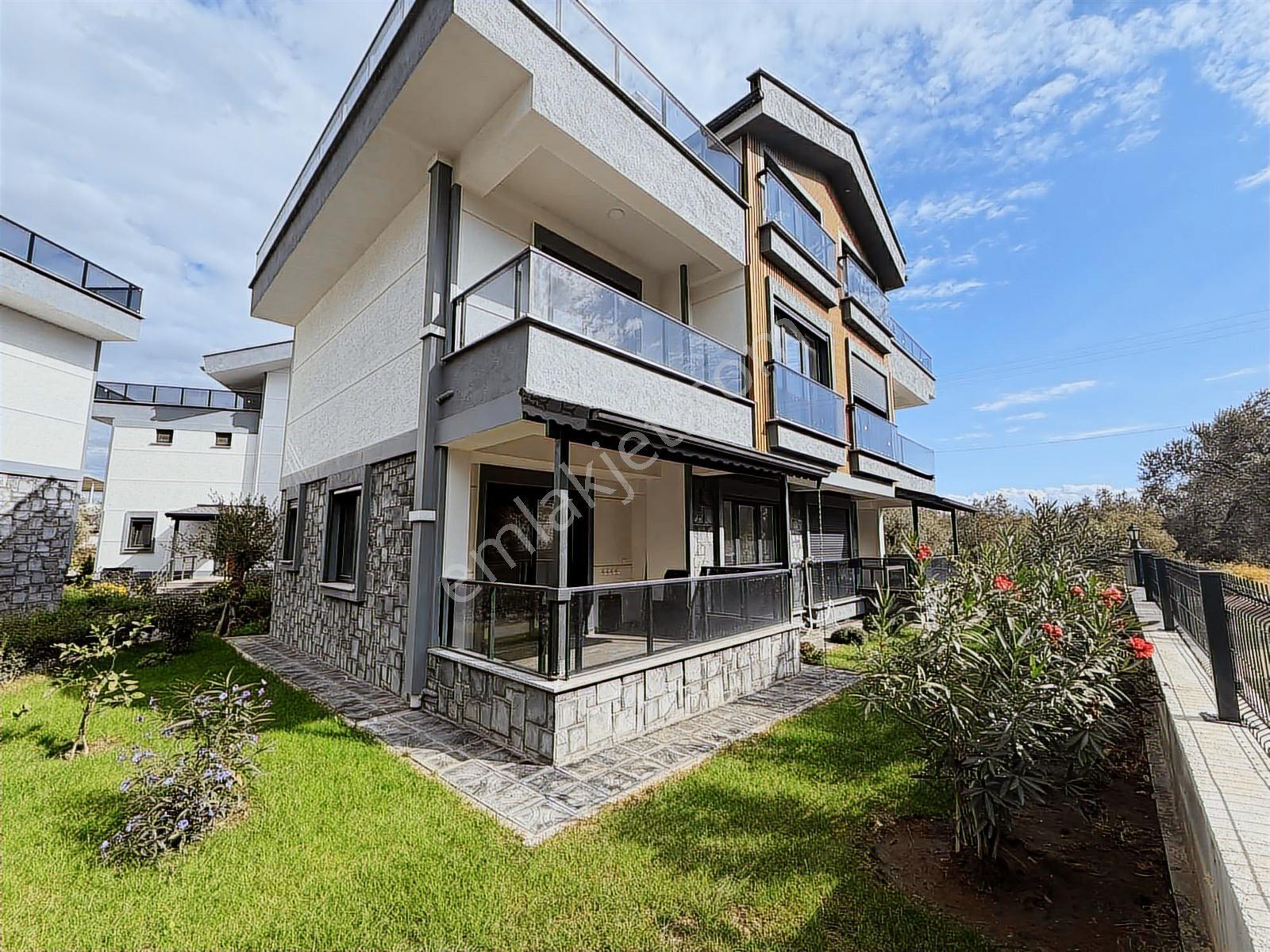 Avcı'dan Tahtakuşlar Yol Altı Sıfır Deniz Manzaralı Villalar - Görsel 26