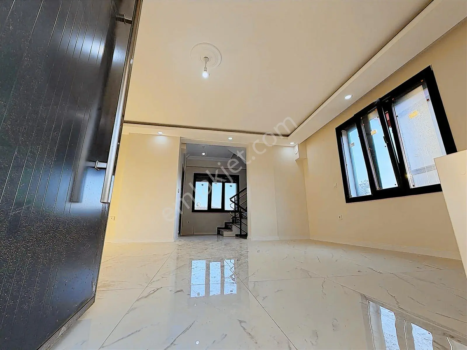 Avcı'dan Küçükkuyu'da Deniz Manzaralı 3+1 Denize 250 Mt Villa - Görsel 6
