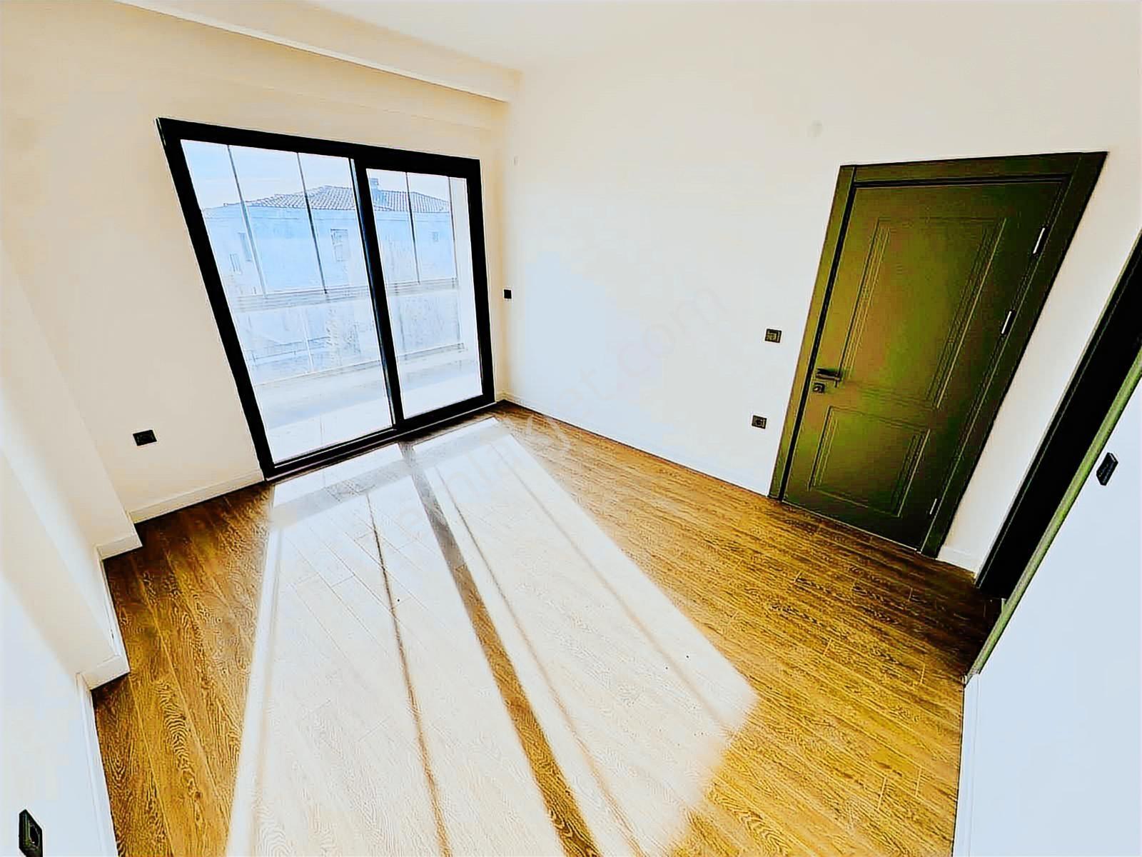Avcı'dan Denize Sıfır Site Tam Müstakil Girişte Odalı Villa - Görsel 21