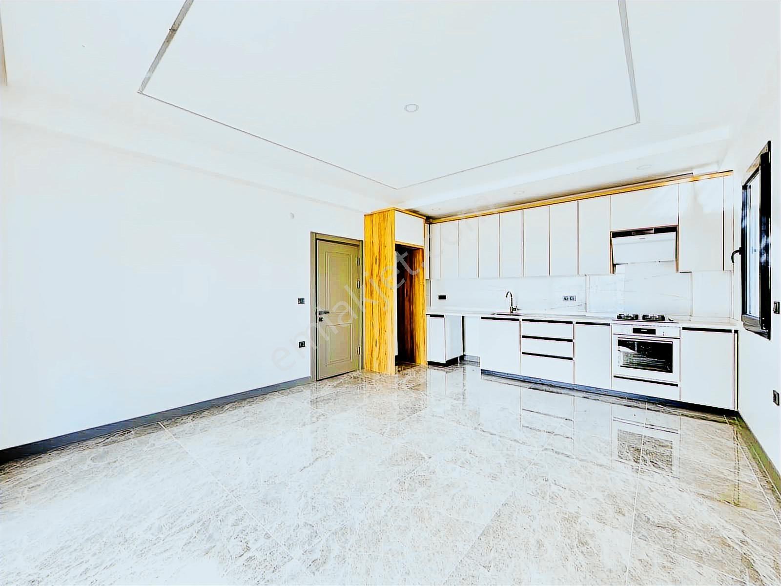 Avcı'dan Denize Sıfır Site Tam Müstakil Girişte Odalı Villa - Görsel 3