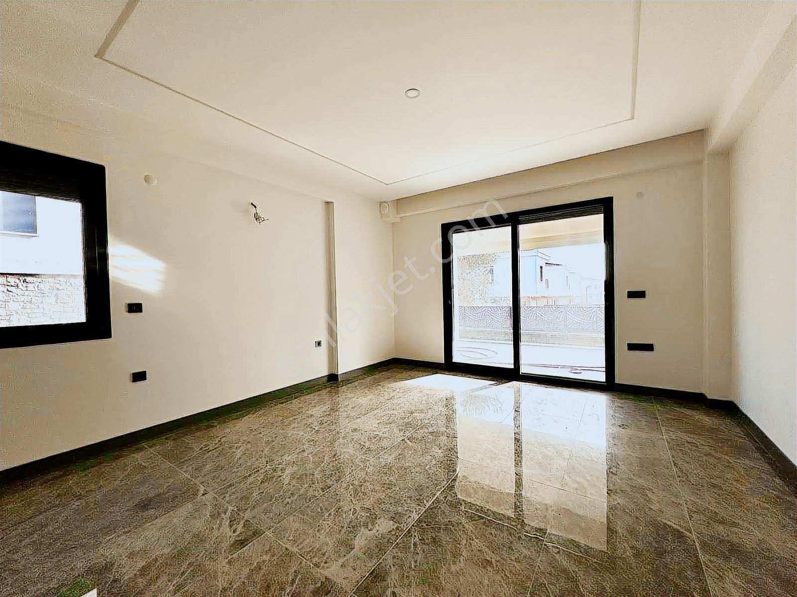 Avcı'dan Denize Sıfır Site Tam Müstakil Girişte Odalı Villa - Görsel 7
