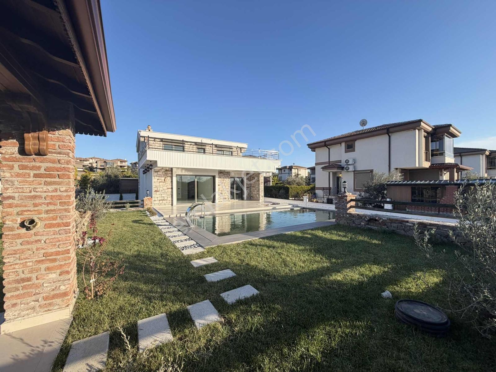 Avcı'dan 700m2 Arsa 6+1 Giriş Odalı Müstakil Havuzlu Villa - Görsel 18