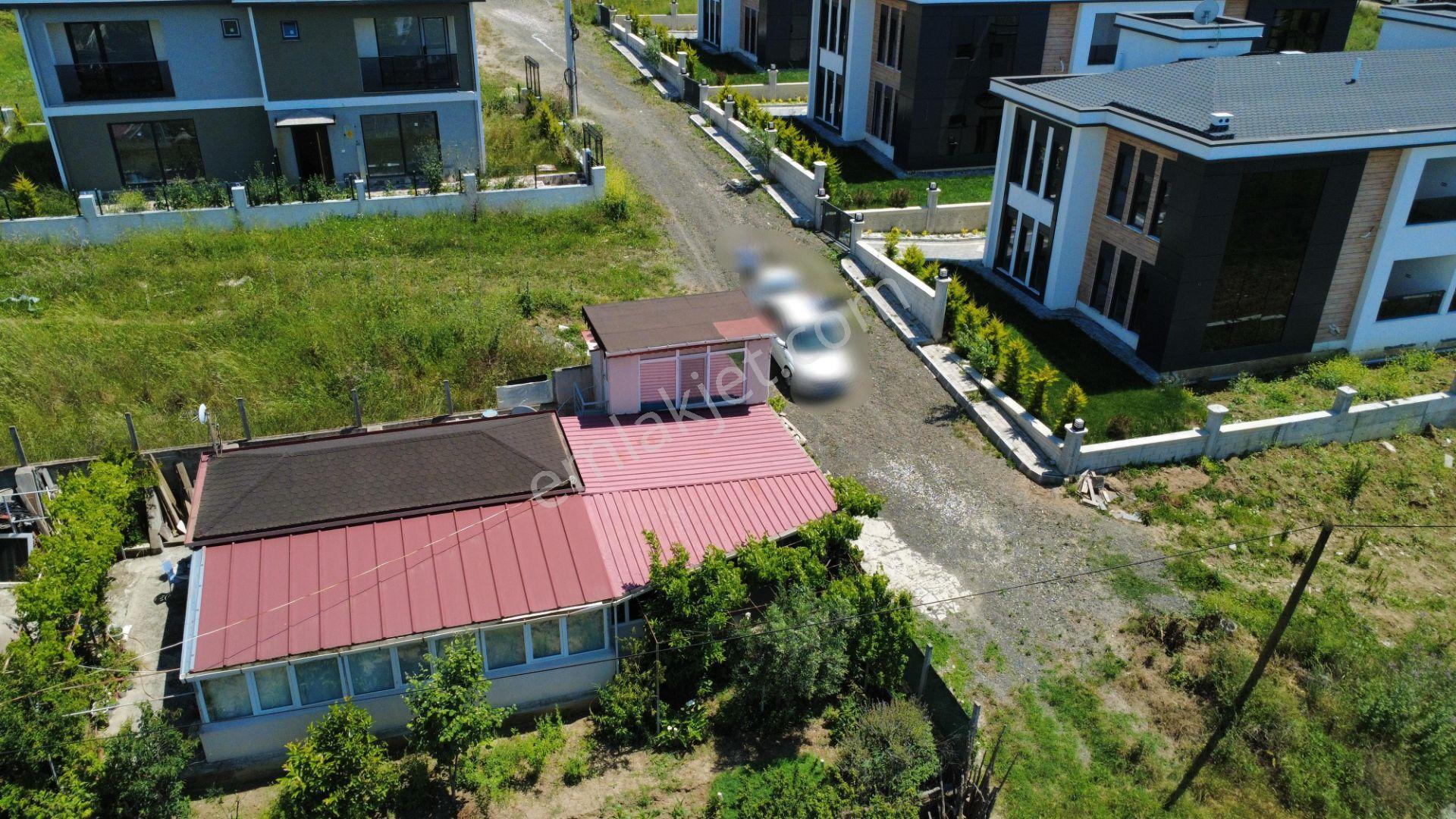 Çanakkale'de Boğaz Ve Köprü Manzaralı Müstakil Konut Ve Bahçesi - Görsel 15