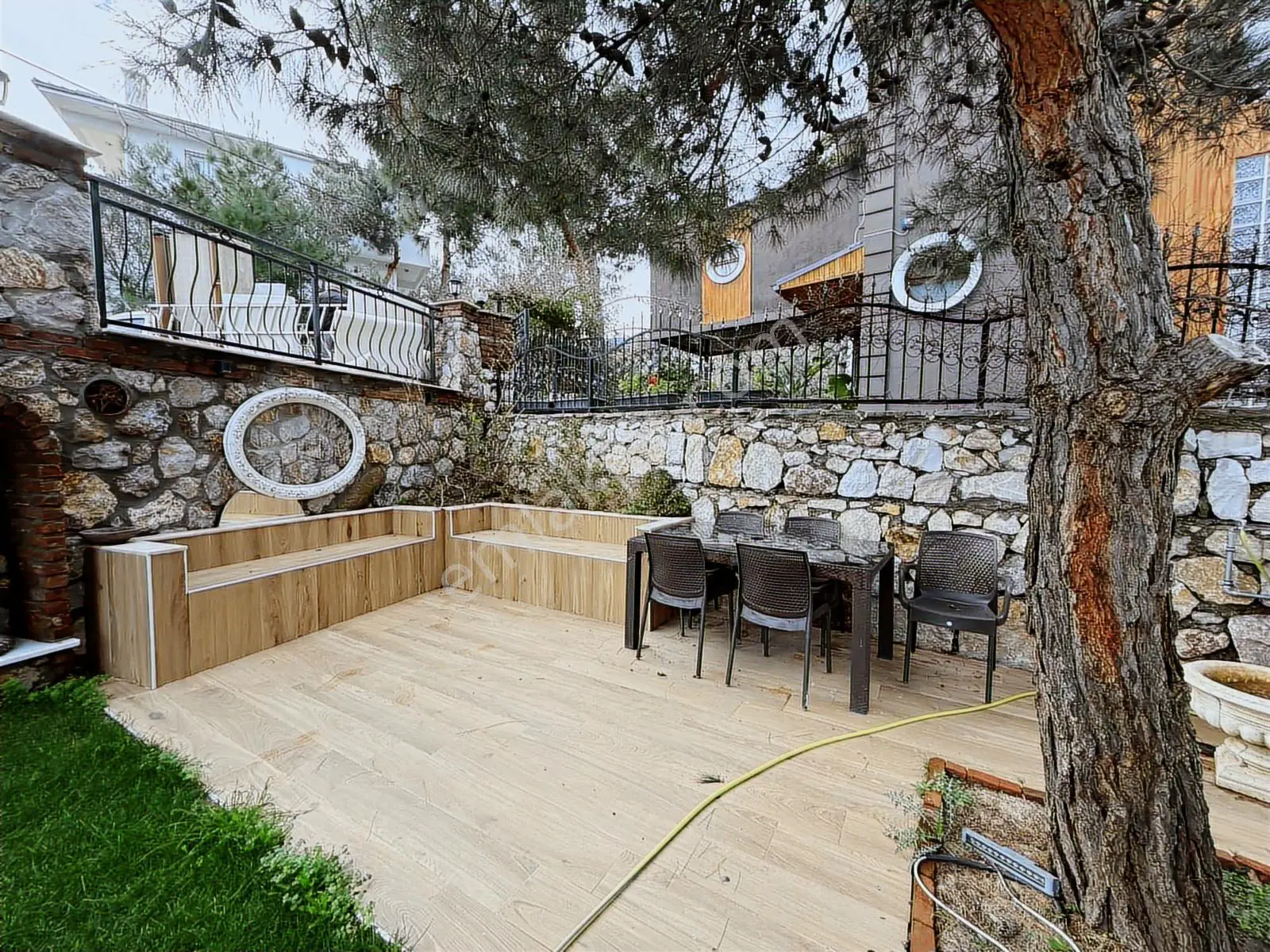 Avcı'dan 7+1 Gürenin Kalbinde Deniz Manzaralı Villa - Görsel 2