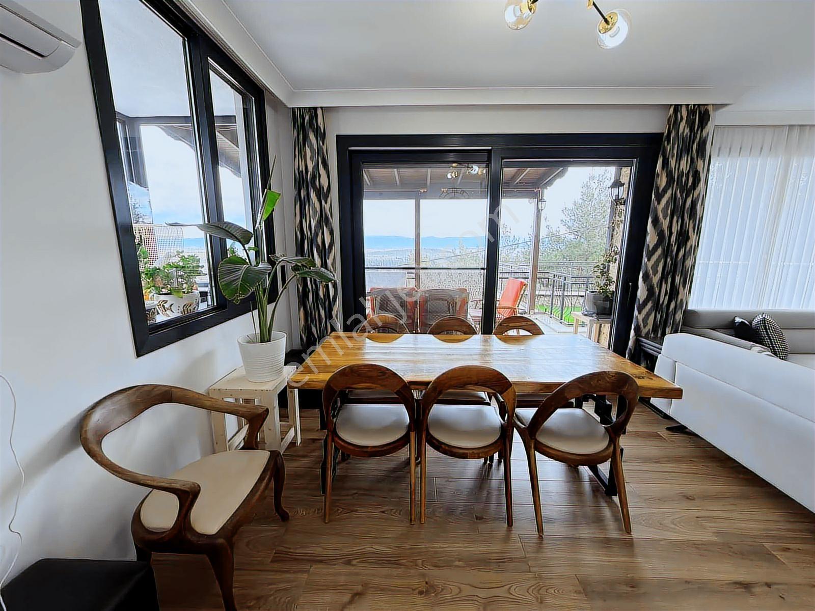 Avcı'dan 7+1 Gürenin Kalbinde Deniz Manzaralı Villa - Görsel 21