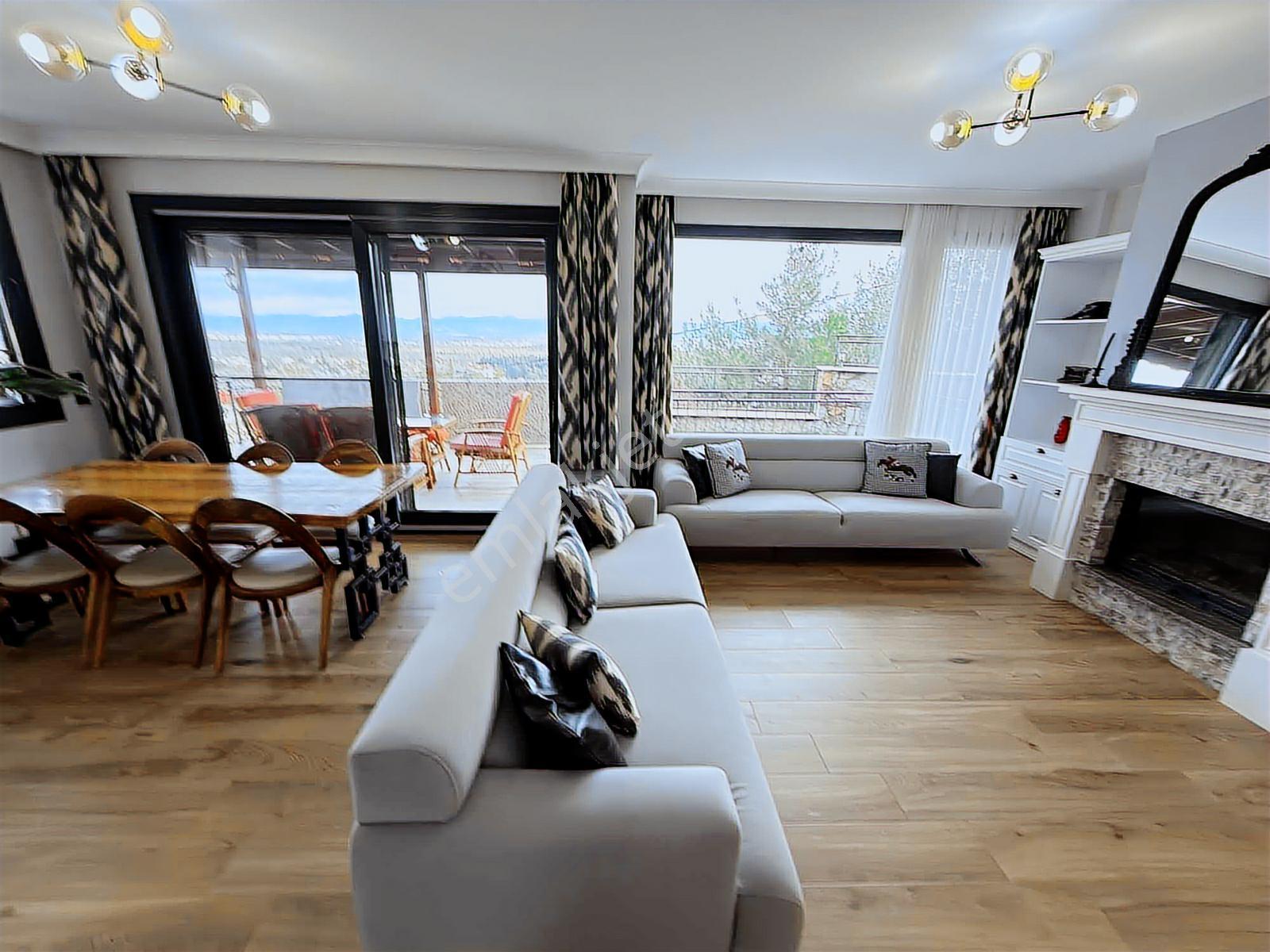 Avcı'dan 7+1 Gürenin Kalbinde Deniz Manzaralı Villa - Görsel 26