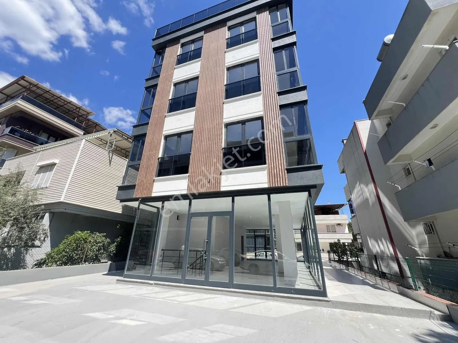 Avcı'dan Körfez Hast.yanı 400m2 Kullanım Depolu 3 Cepheli Dükkan - Görsel 9