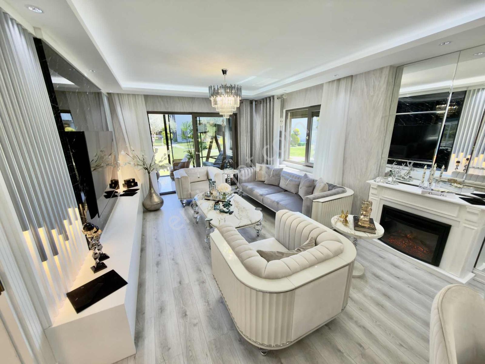 Avcı'dan Girişte Odalı Havuzlu İçi Özel Tasarım Müstakil Villa - Görsel 32