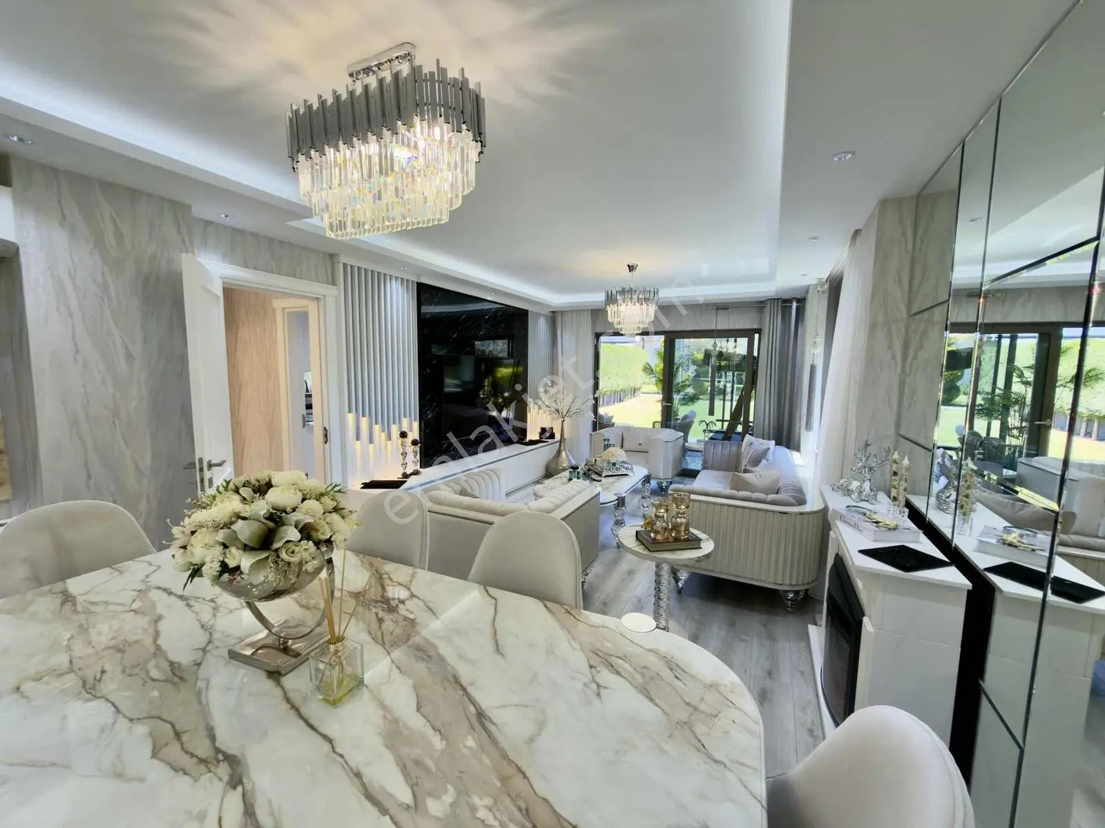 Avcı'dan Girişte Odalı Havuzlu İçi Özel Tasarım Müstakil Villa - Görsel 5