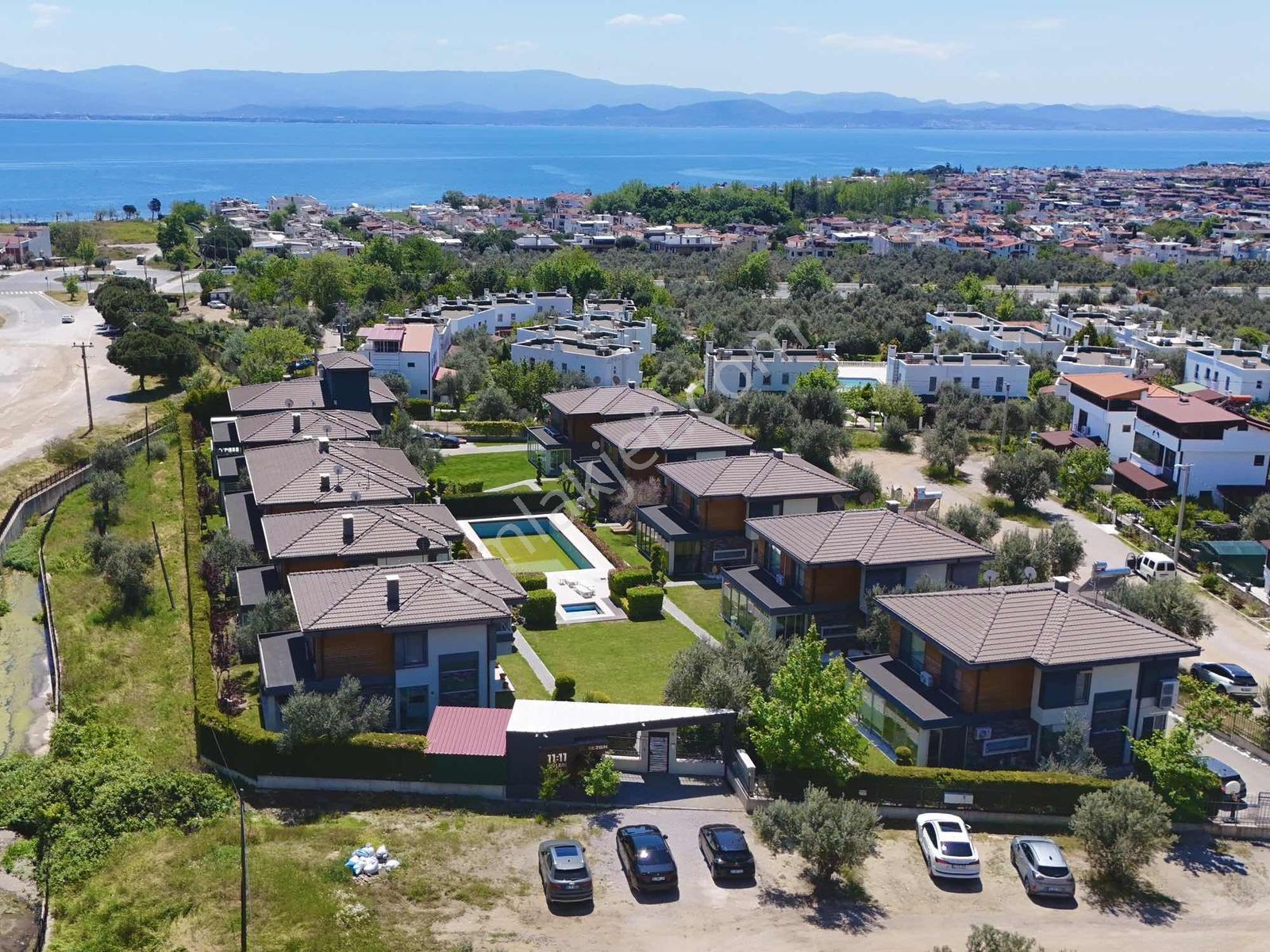 Avcı'dan Girişte Odalı Havuzlu İçi Özel Tasarım Müstakil Villa - Görsel 13