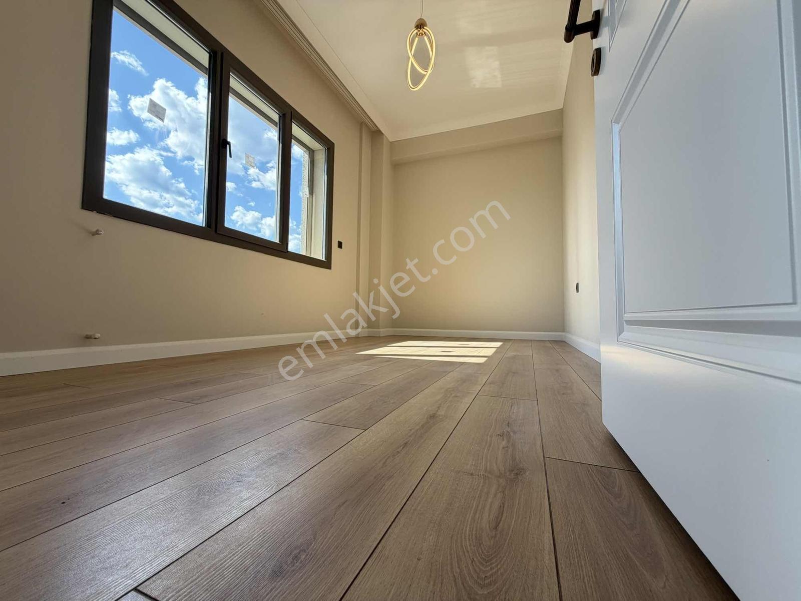 Avcı'dan Girişte Odalı Tam Müstakil Havuzlu 4+1 Villa - Görsel 33
