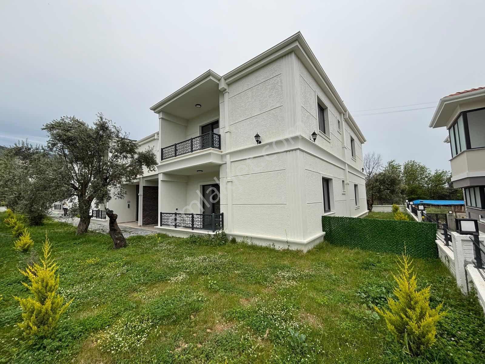 Avcı'dan Güre'de 2+1 Bahçe Katı Ve Üst Kat Lüks Daire - Görsel 24