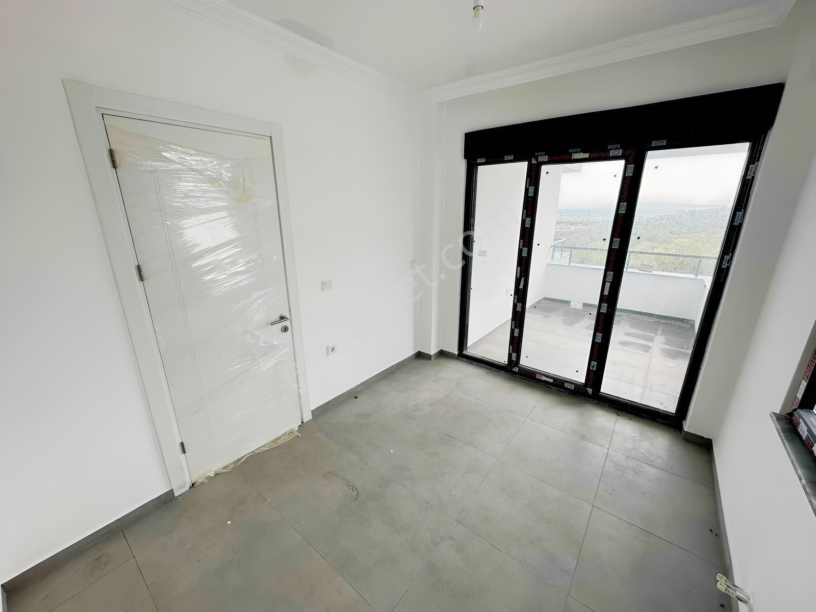 Avcı'dan Güre'de Ramada Karşısı Deniz Manzaralı 5+1 Sıfır Villa - Görsel 3