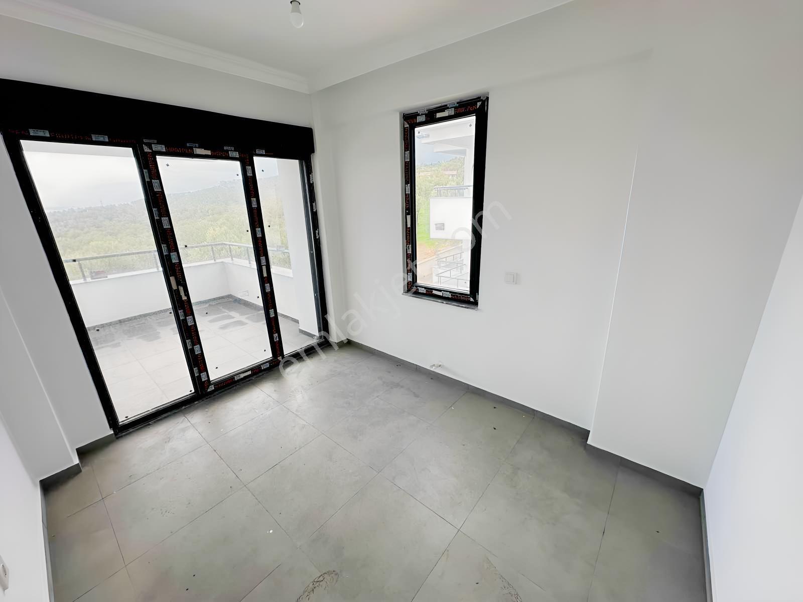 Avcı'dan Güre'de Ramada Karşısı Deniz Manzaralı 5+1 Sıfır Villa - Görsel 16