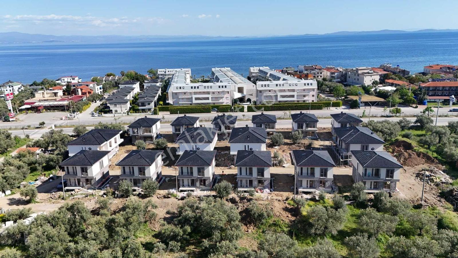 Avcı-yalı Adatepe Denize 100mt Havuzlu 6,000m2 İçinde 4+1 Villa - Görsel 3