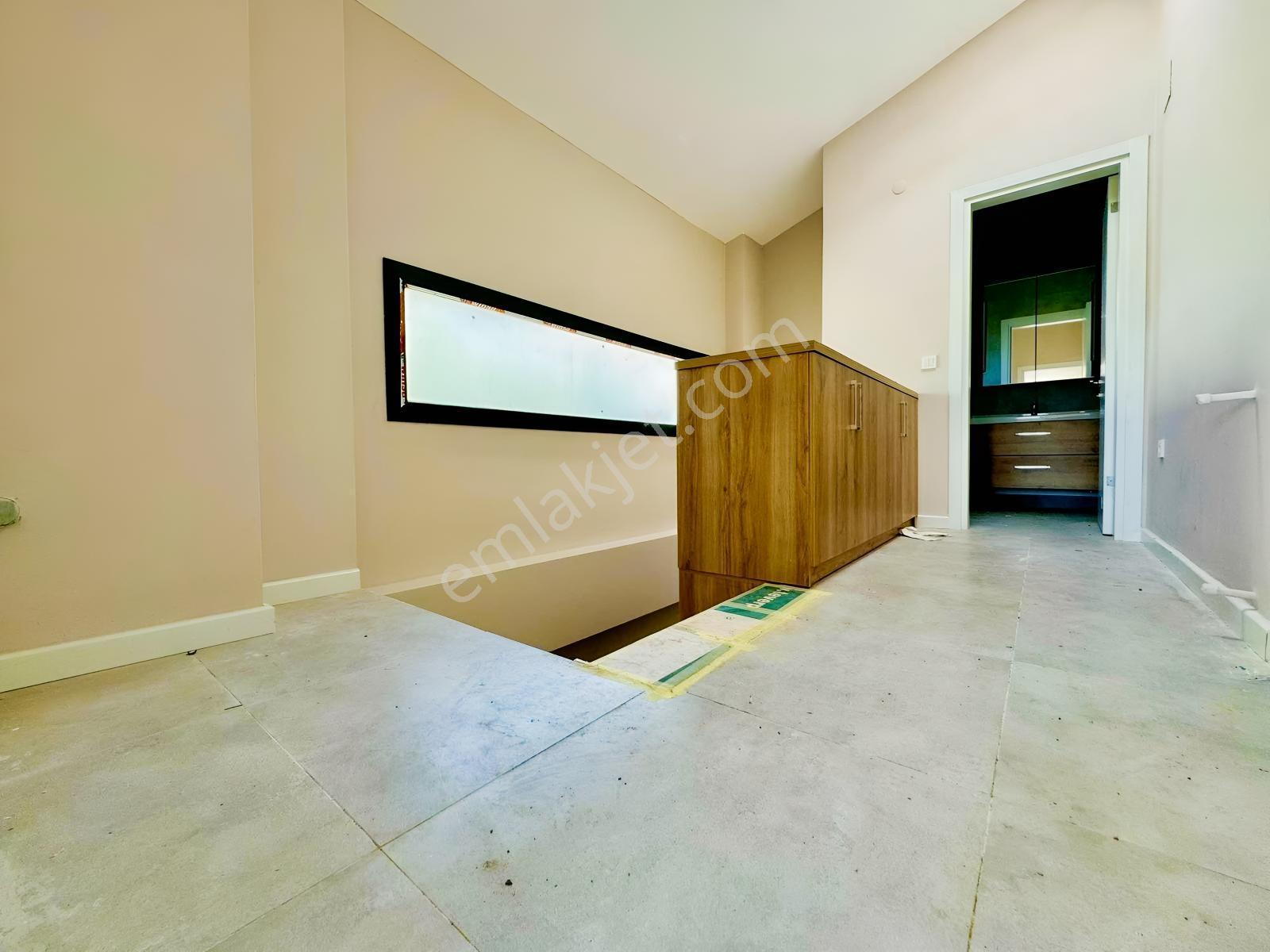 Avcı'dan Tam Müstakil 3+1 2 Katlı Üçgen Çatılı Villa - Görsel 7