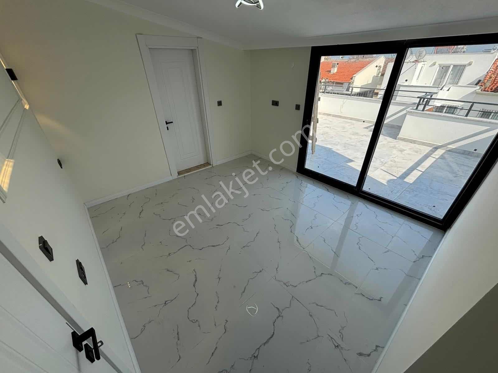 Avcı'dan Güre Denize 30 Mt Ve Denize İkinci Sıra Sıfır 4+1 Villa - Görsel 6