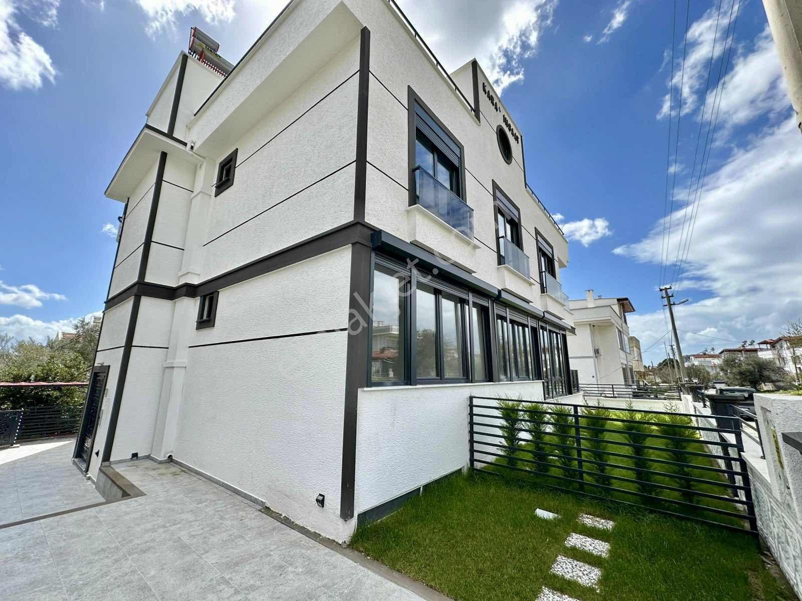 Avcı'dan Çamlıbel'de Denize 300mt 250m2 4+1 Bahçe Dubleksi - Görsel 9