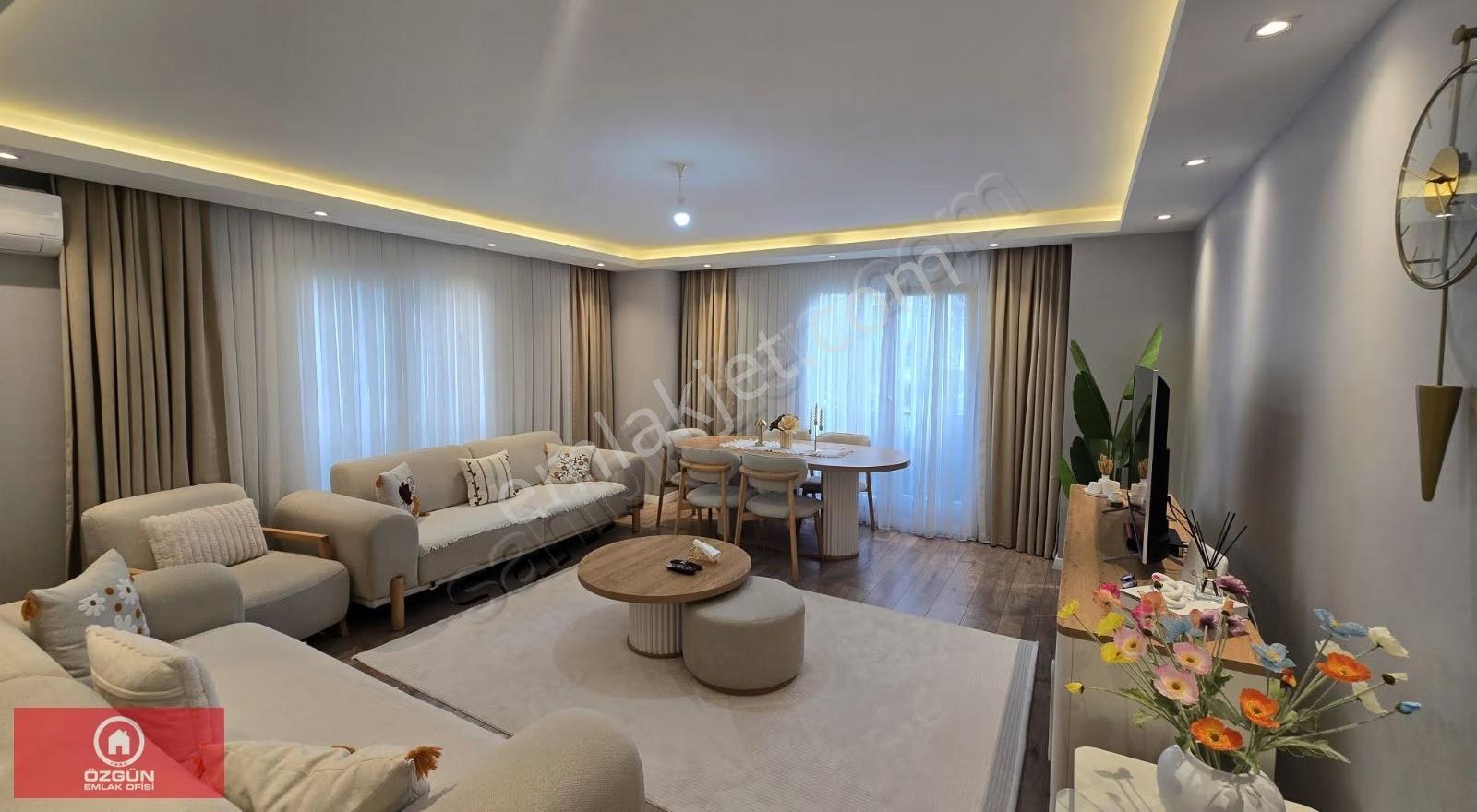 Özgün Emlaktan Sahilde 2+1 - 125 M2 Yeni Lüx Daire