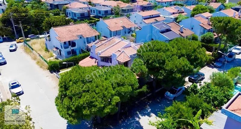 Alaçatı Göbene'de Satılık Özel Konumlu Bahçeli Köşe Villa - Görsel 14