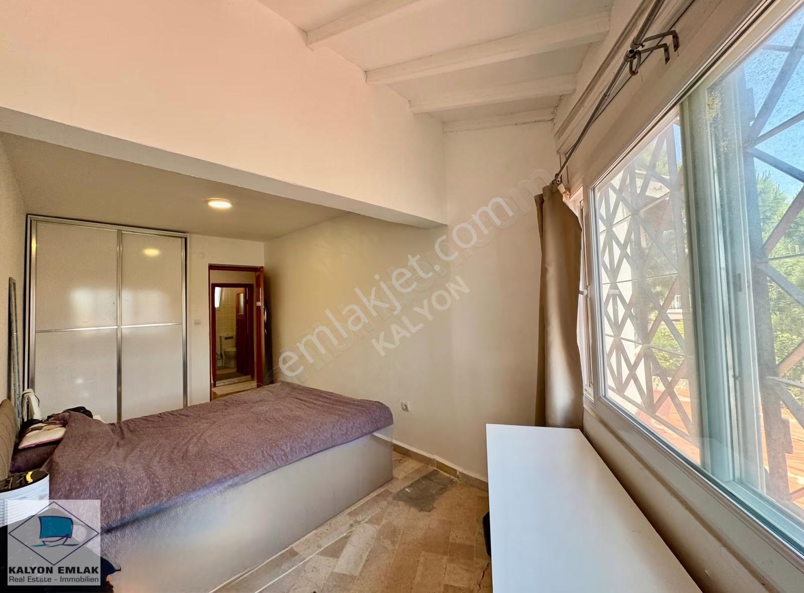 Alaçatı Göbene'de Satılık Özel Konumlu Bahçeli Köşe Villa - Görsel 18