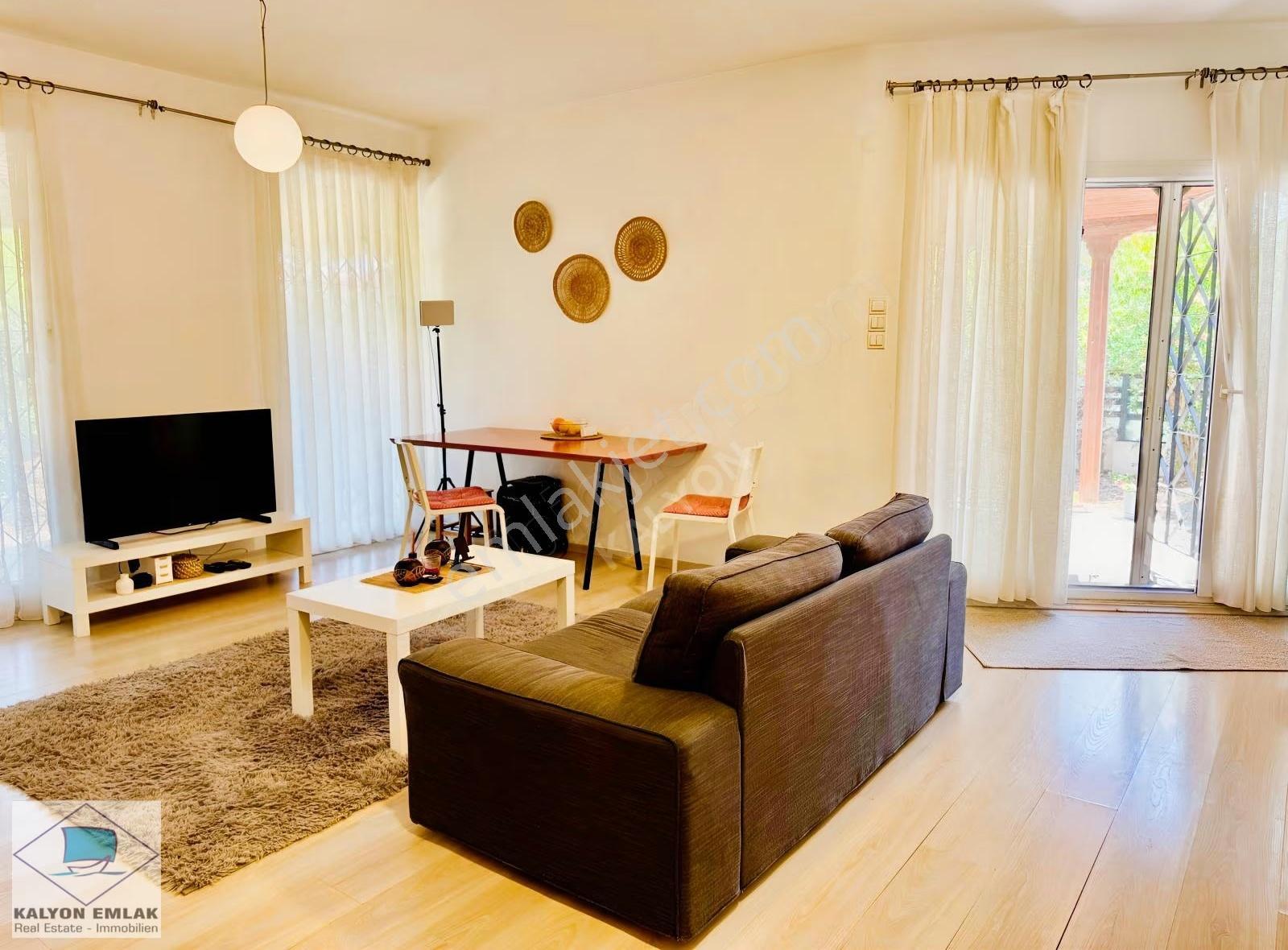 Alaçatı Göbene'de Satılık Özel Konumlu Bahçeli Köşe Villa - Görsel 7