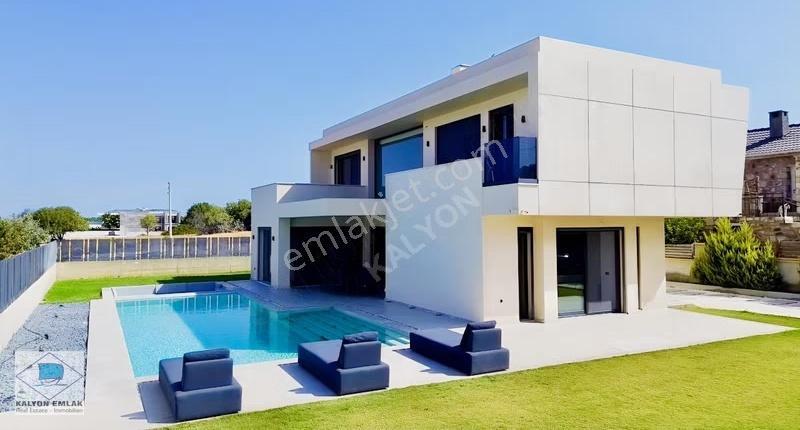 Kalyon'dan Kiralık Çeşme'de Havuzlu Ve İç Mimar Tasarımlı Villa - Görsel 26