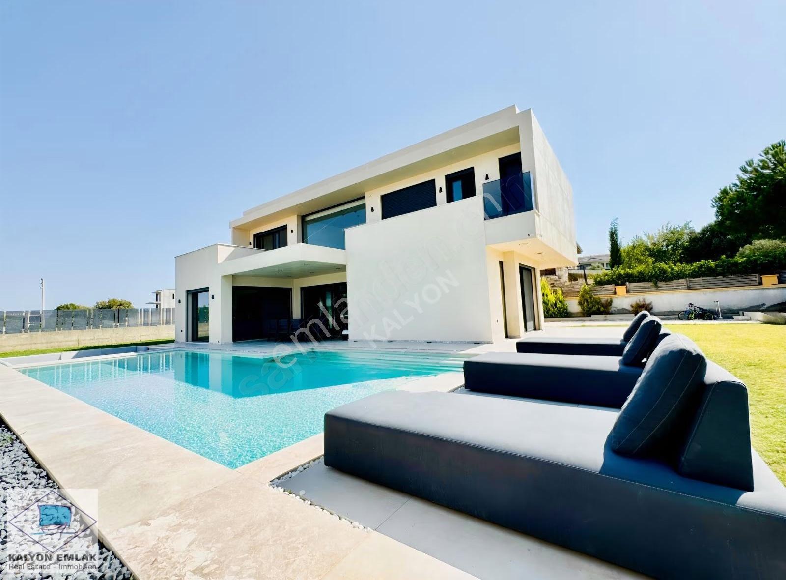 Kalyon'dan Kiralık Çeşme'de Havuzlu Ve İç Mimar Tasarımlı Villa - Görsel 11
