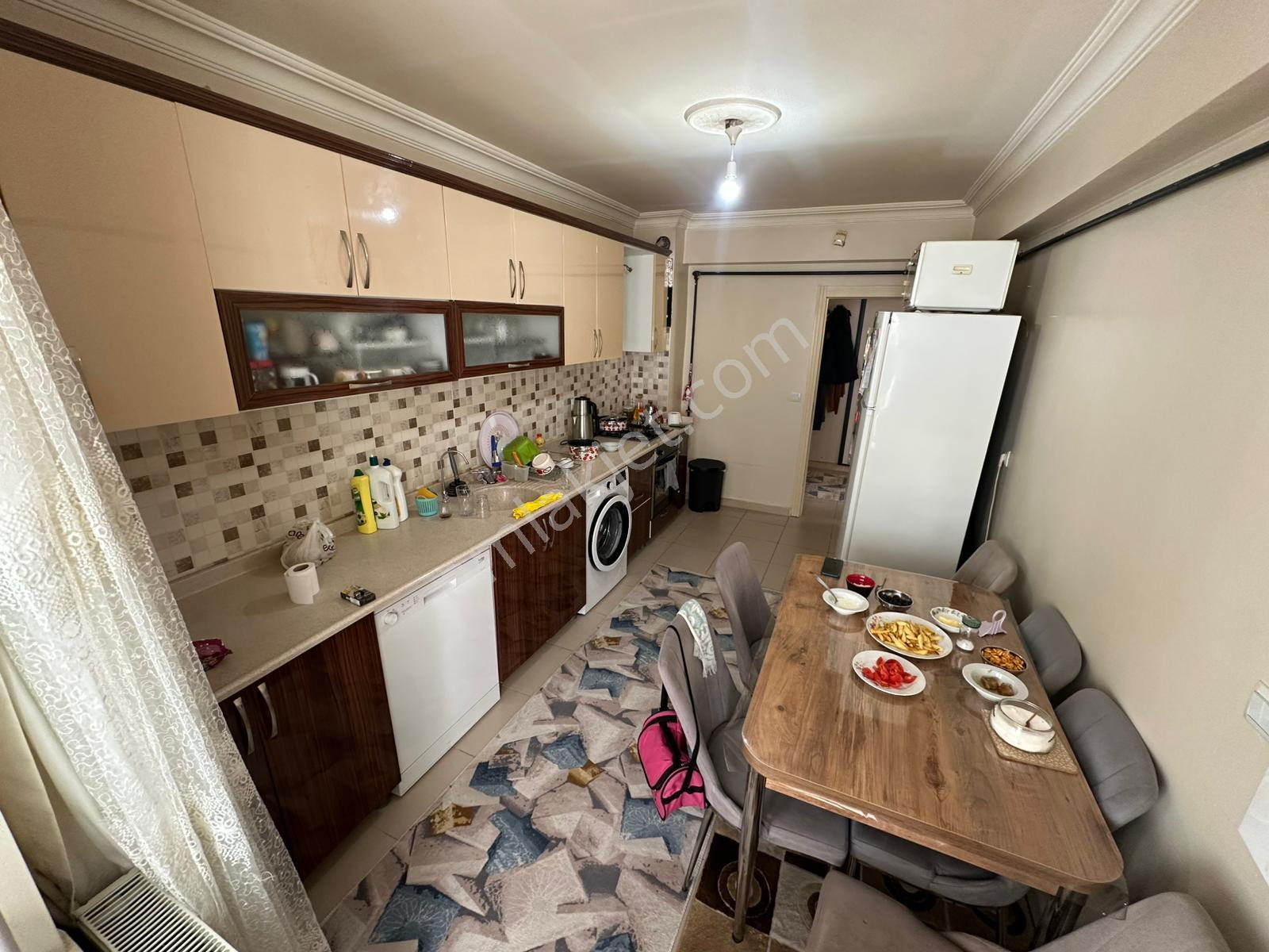 Karakaya Mahallesinde Cadde Yakını 4+1 Çift Banyolu Fırsat Daire - Görsel 4