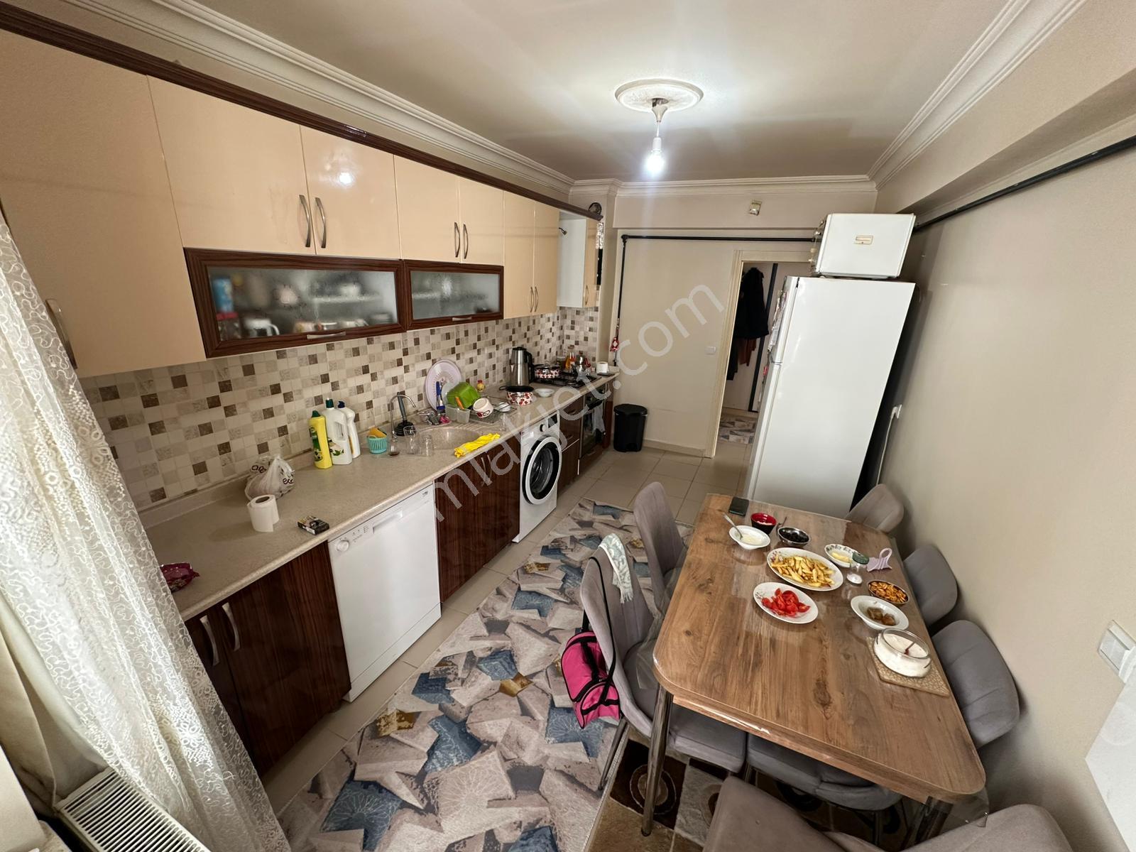 Karakaya Mahallesinde Cadde Yakını 4+1 Çift Banyolu Fırsat Daire - Görsel 2