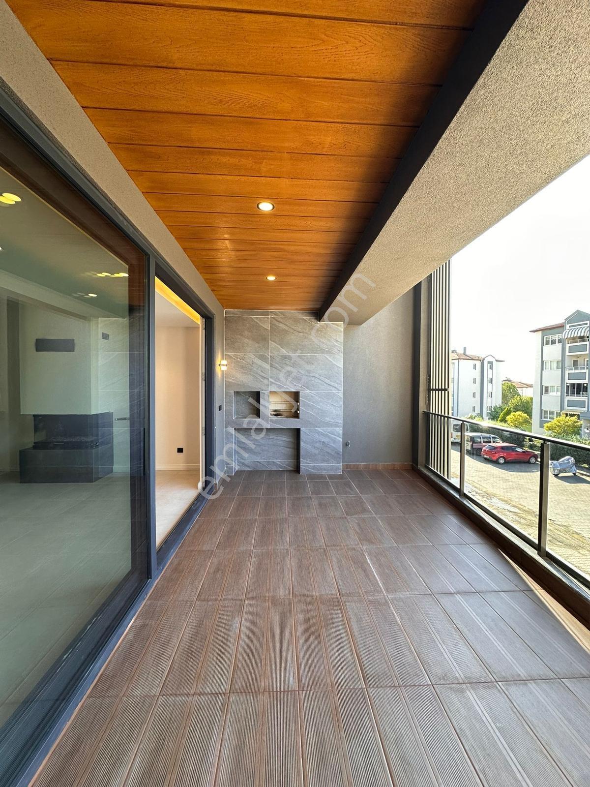 Korucuk Merkezinde Kiralık Lüks Dübleks Villa - Görsel 9