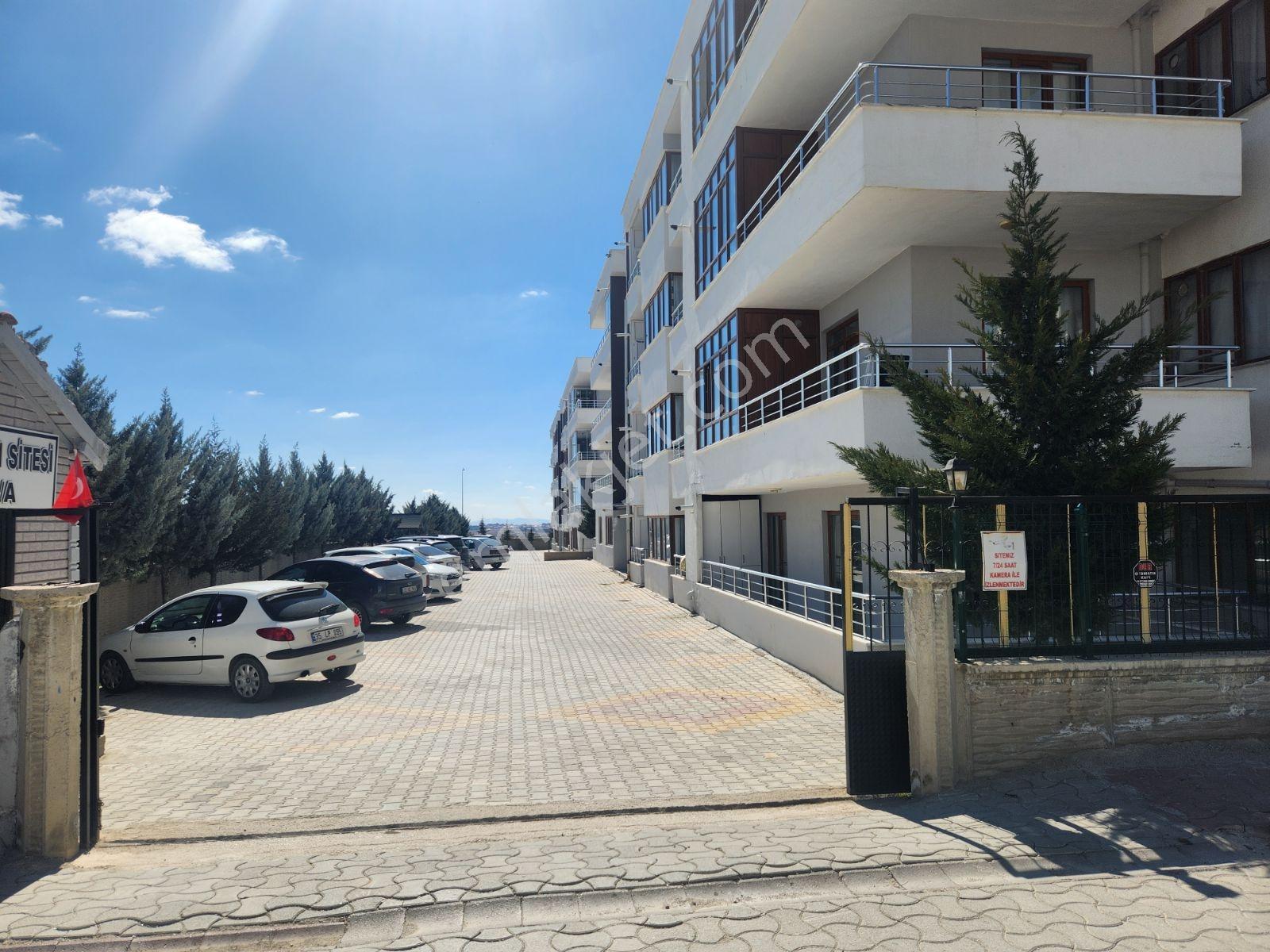Askeri Üs Fabrikalar Üniversite Servis Yolunda Eşyalı 2+1 Daire - Görsel 24