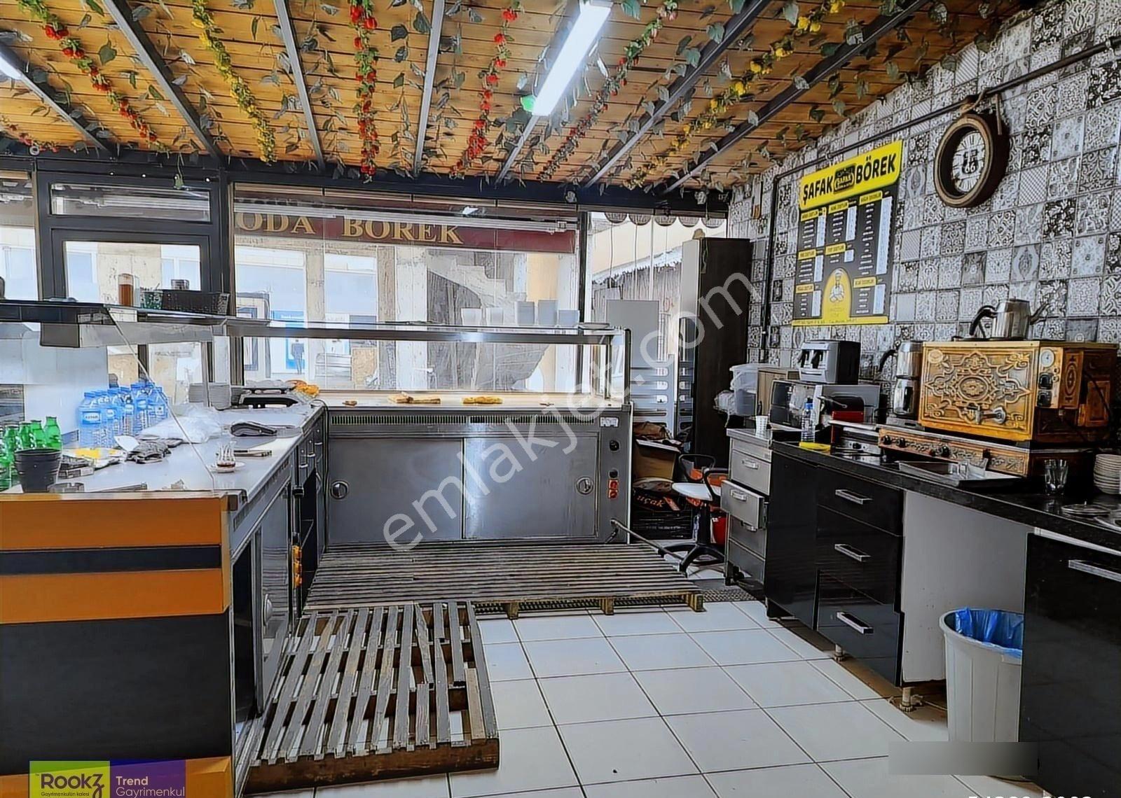 Aydınlar Mh Sultangazi Cad.üzeri Devren Kiralık Börek Salonu