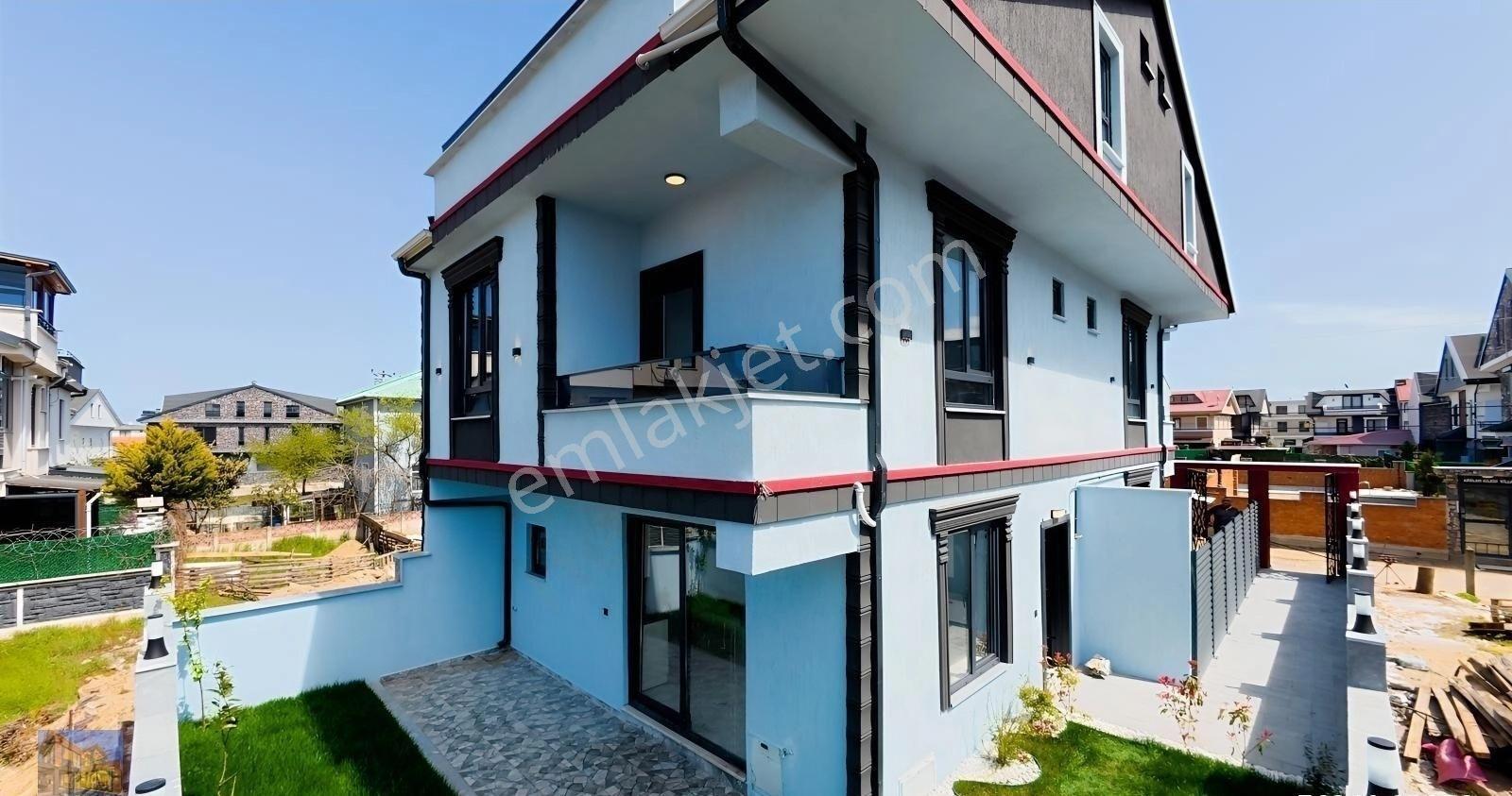 Sakarya Kocaali Yalı Mah'de Satılık 4+1 Müstakil Bahçeli Villa - Görsel 2