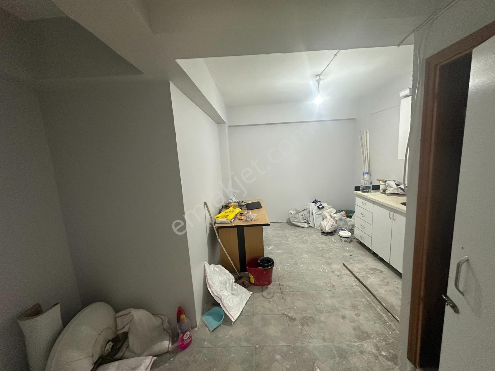 Kiralık Dükkan Karadolap Mahallesinde 107 M² - Görsel 2