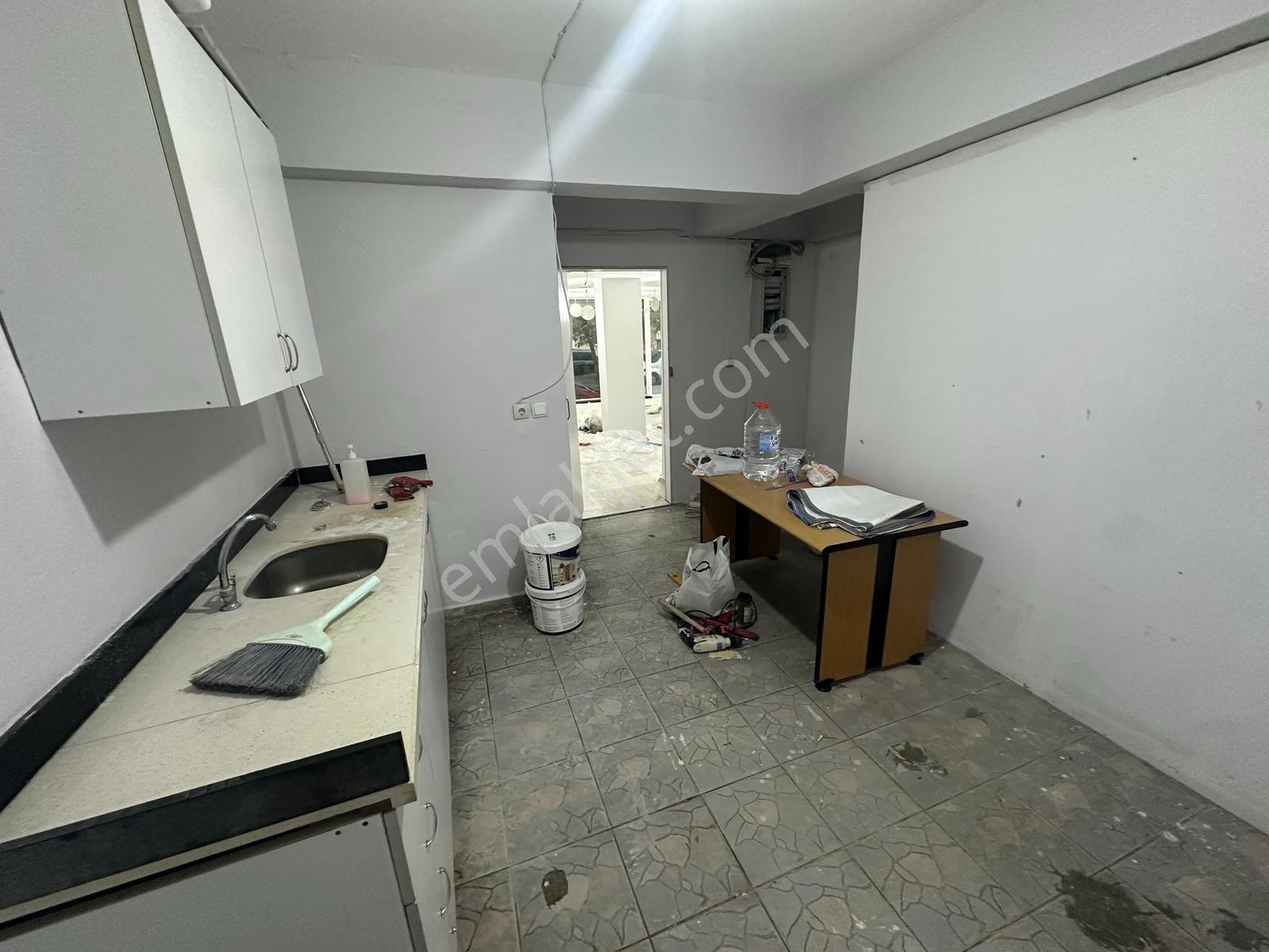 Kiralık Dükkan Karadolap Mahallesinde 107 M² - Görsel 4