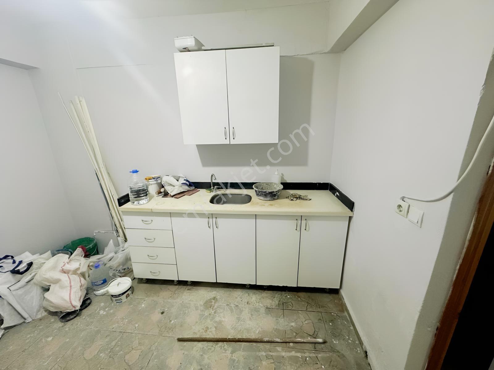 Kiralık Dükkan Karadolap Mahallesinde 107 M² - Görsel 3