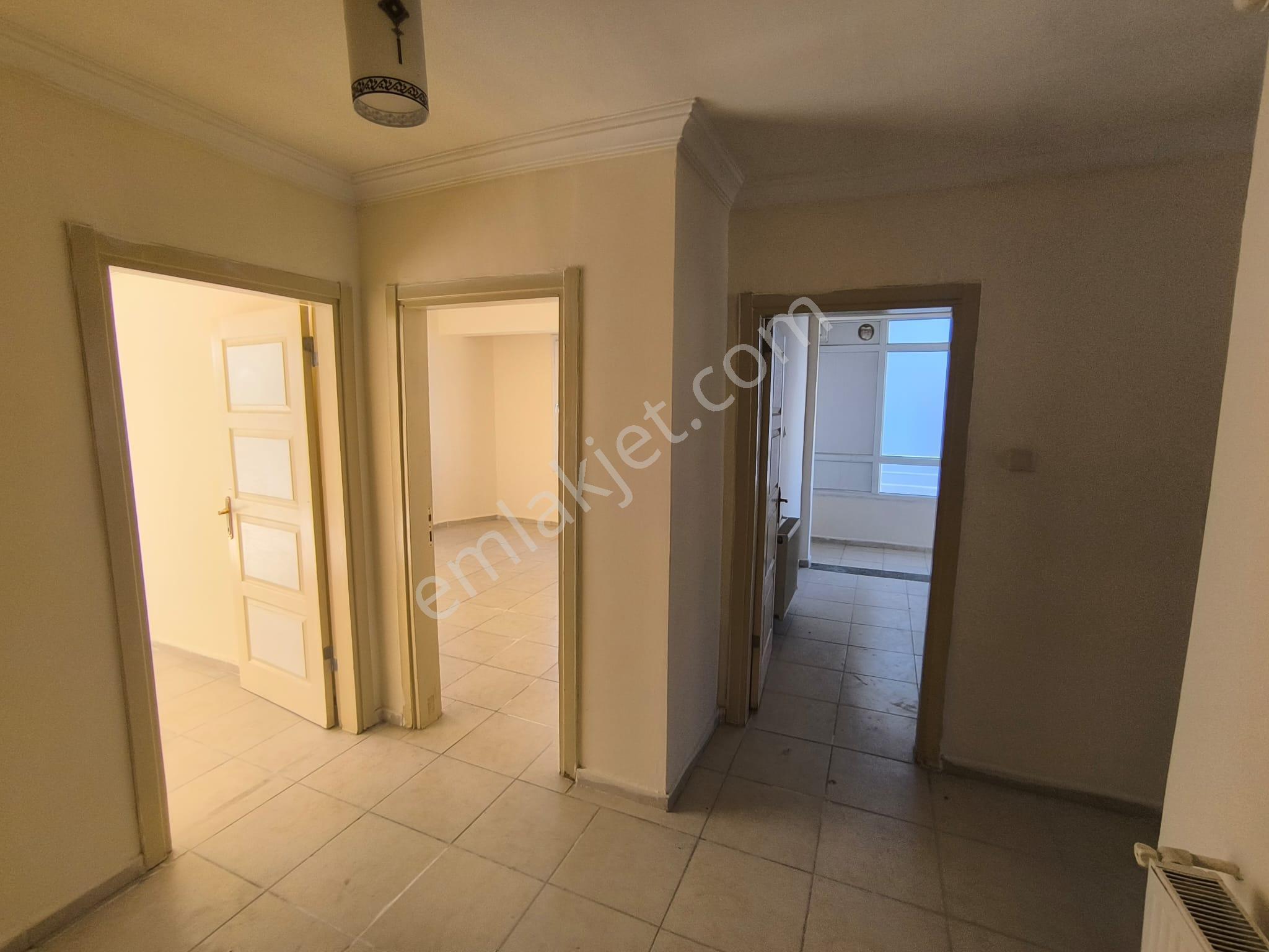 Akpiyar Mahallesi Gold Evler Sitesi'nde Ferah Ve Masrafsız Satılık Son Kat Daire - Görsel 8